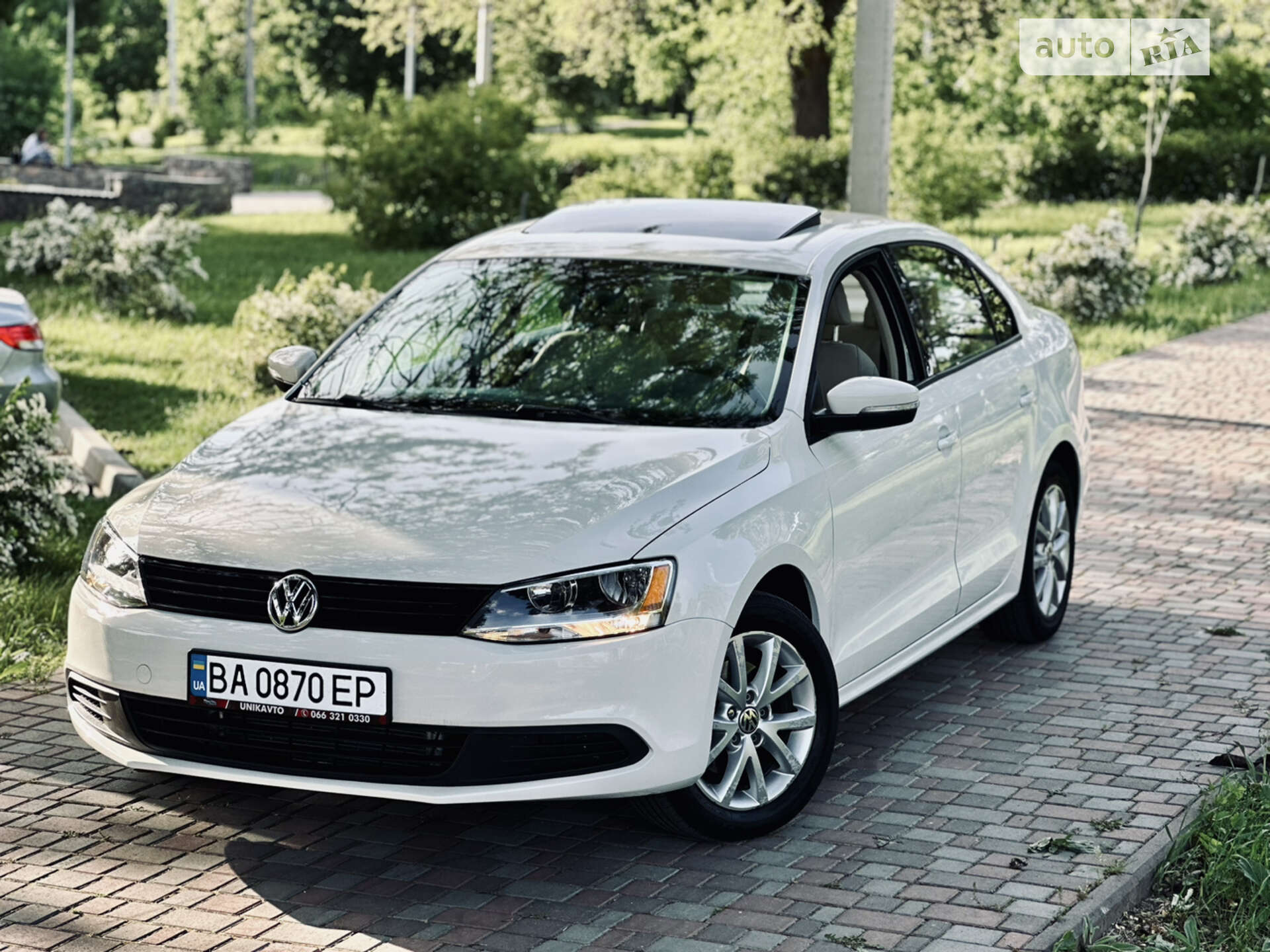 VOLKSWAGEN JETTA 2011
