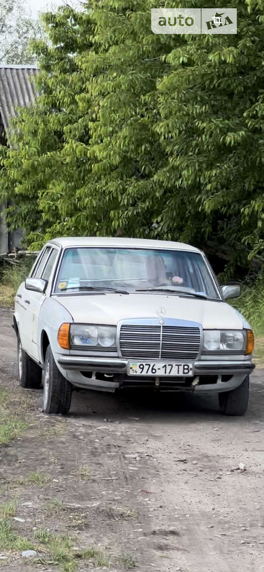 Mercedes-Benz E-Class 1982