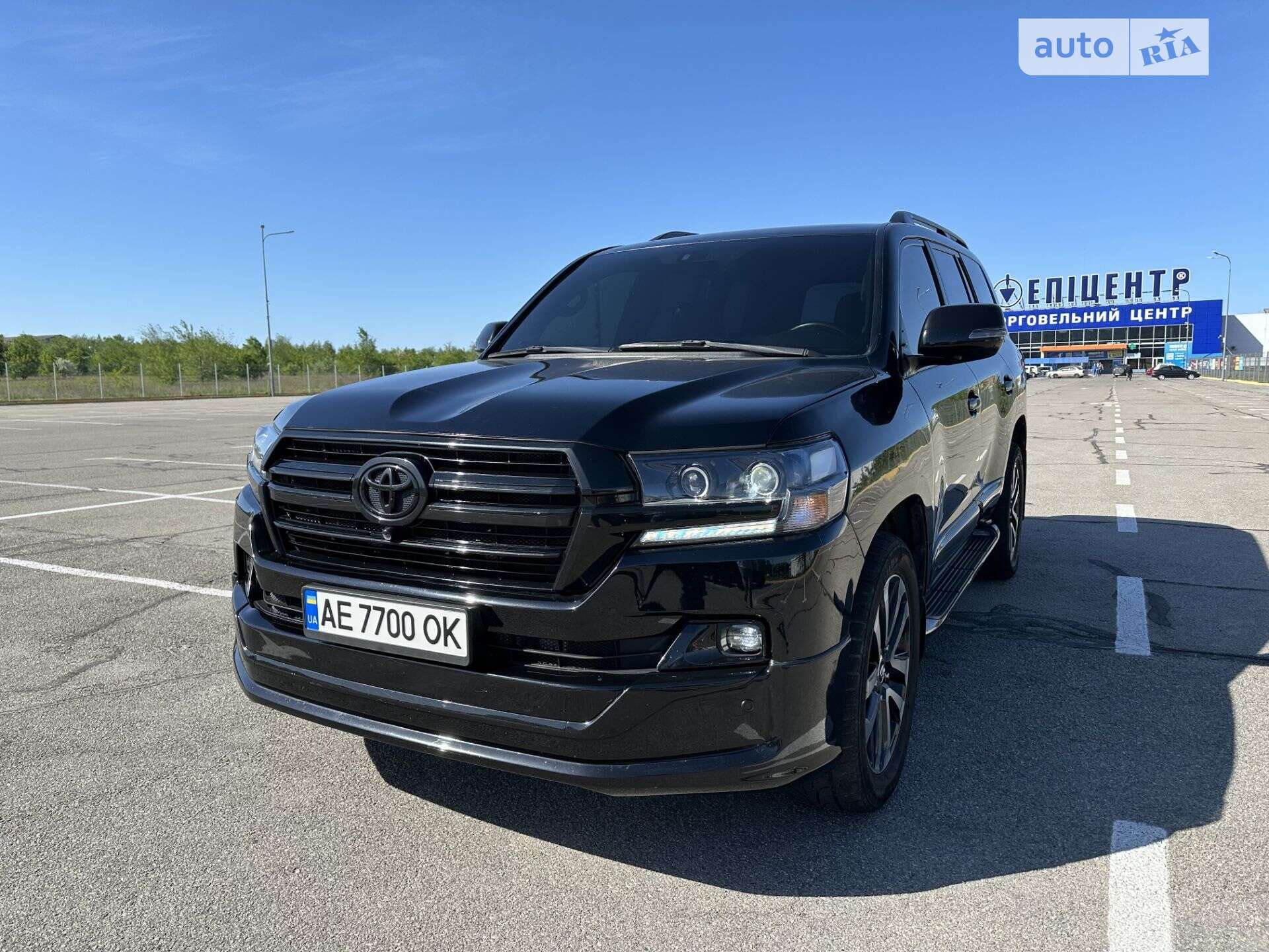 Головне фото звіту автомобіля TOYOTA LAND CRUISER 200 2012