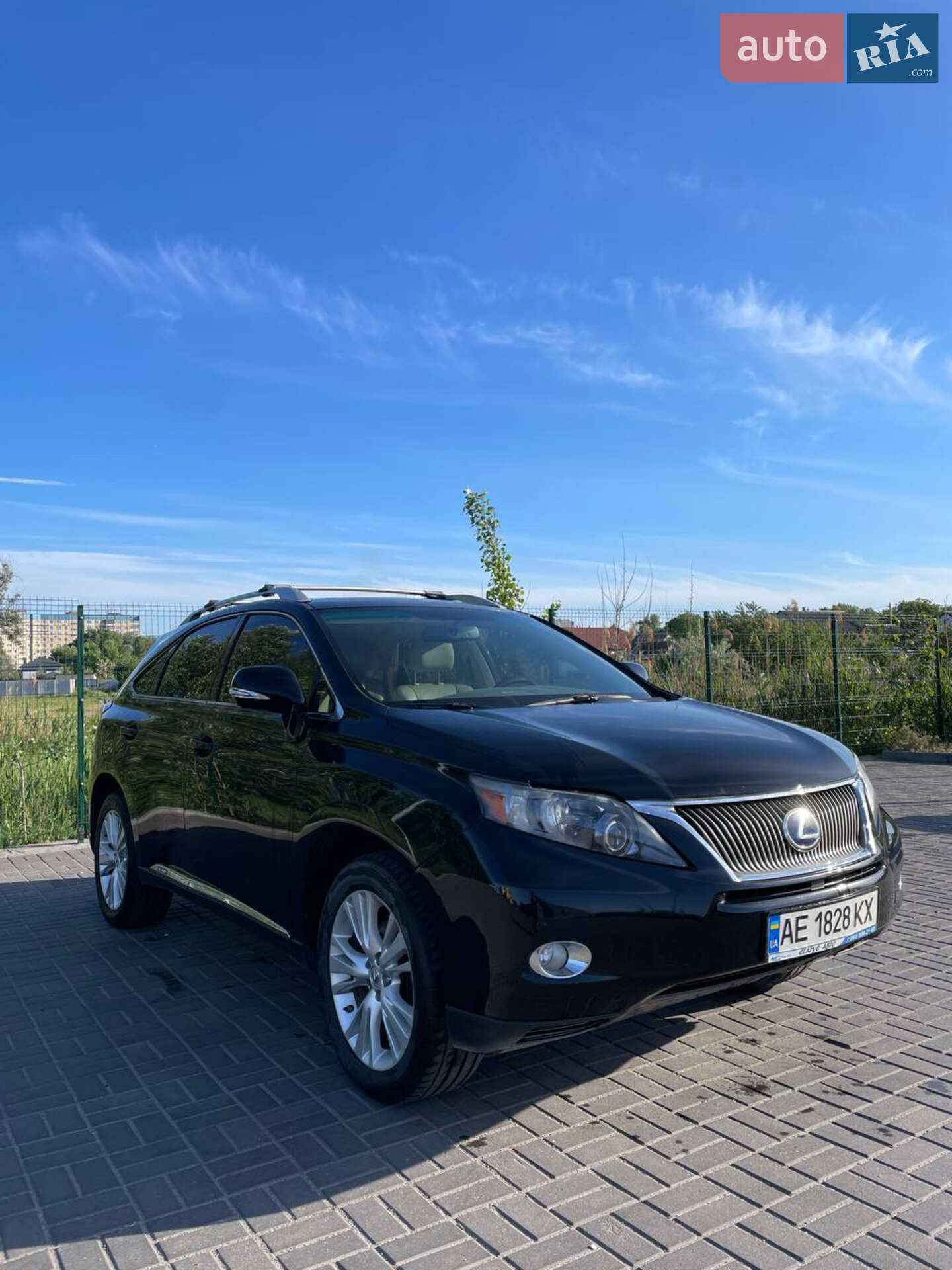 Головне фото звіту автомобіля LEXUS RX 450H 2011