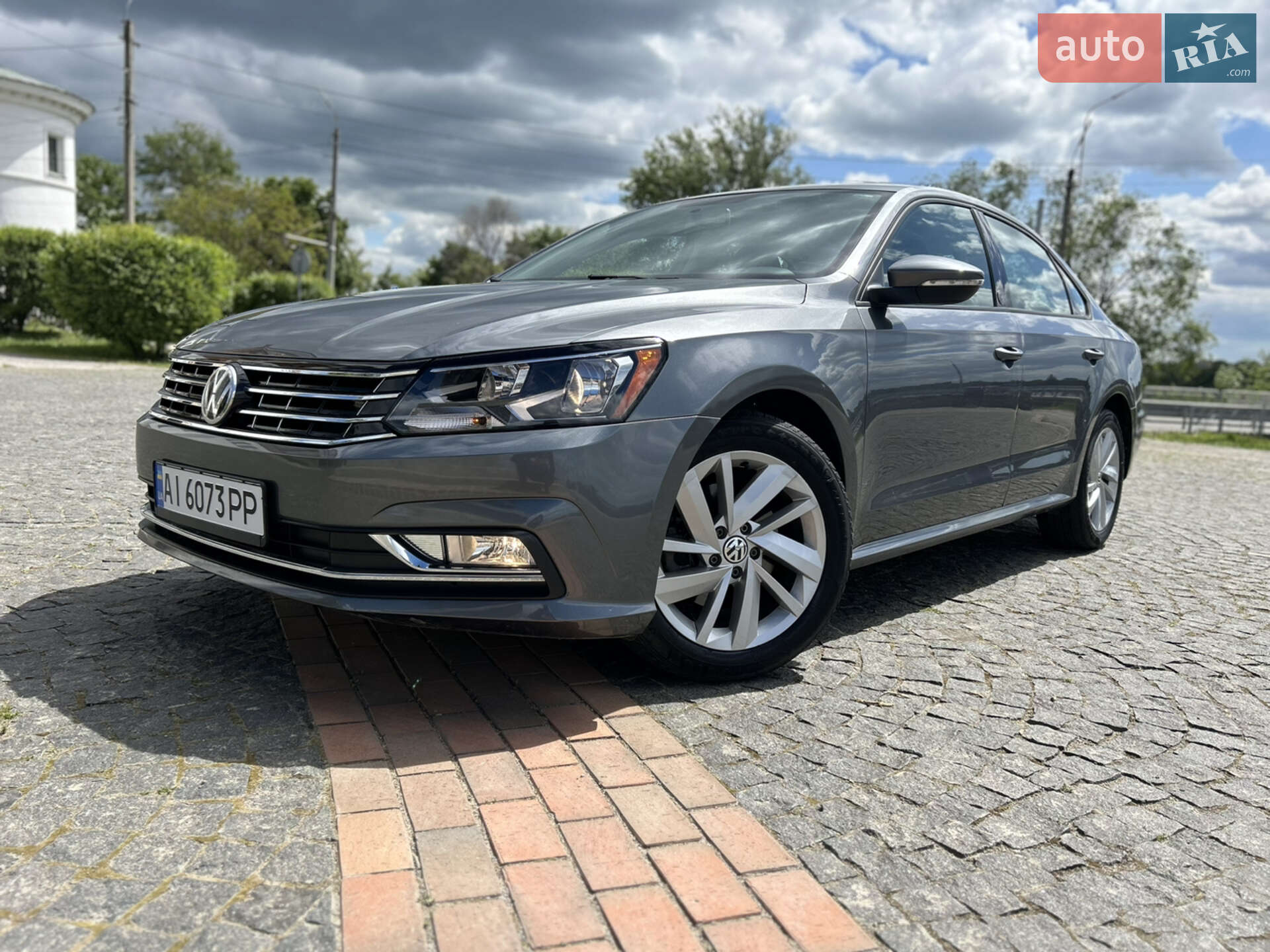 VOLKSWAGEN PASSAT 2018