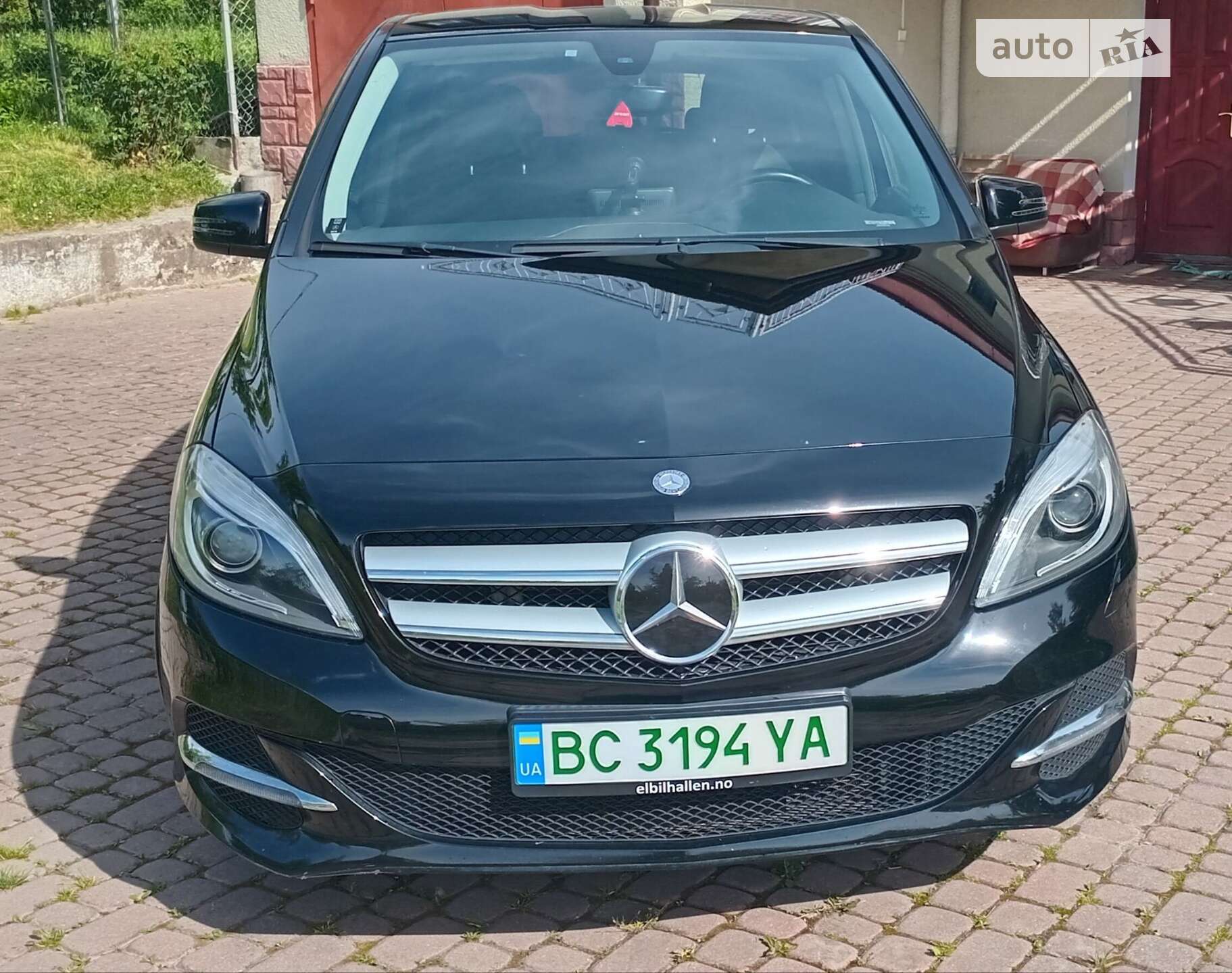 Головне фото звіту автомобіля MERCEDES-BENZ B 250E 2016