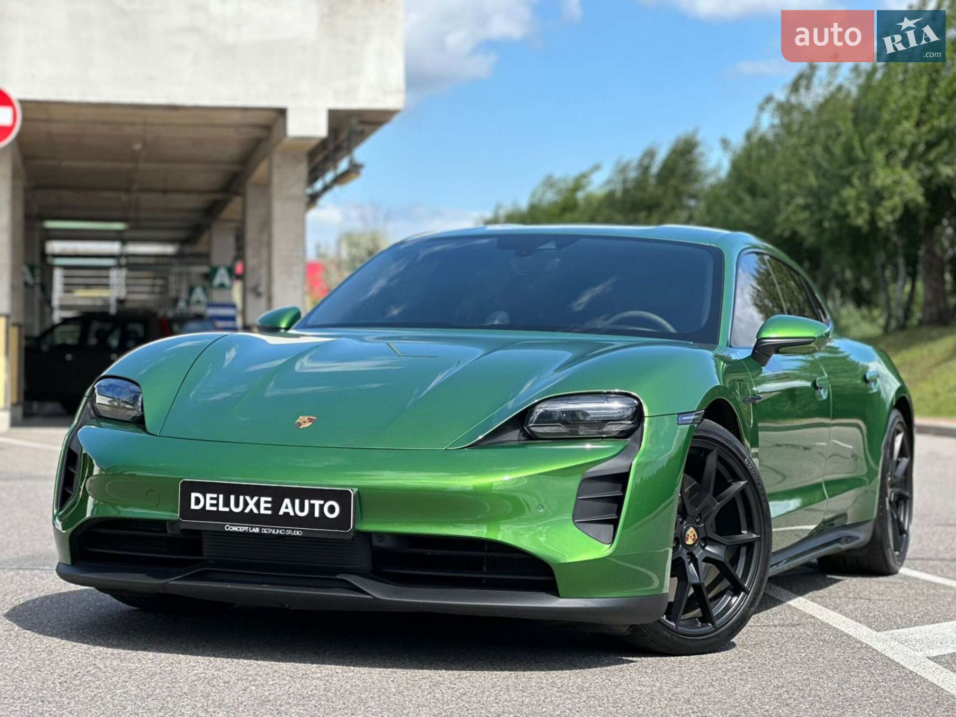 PORSCHE TAYCAN 2022