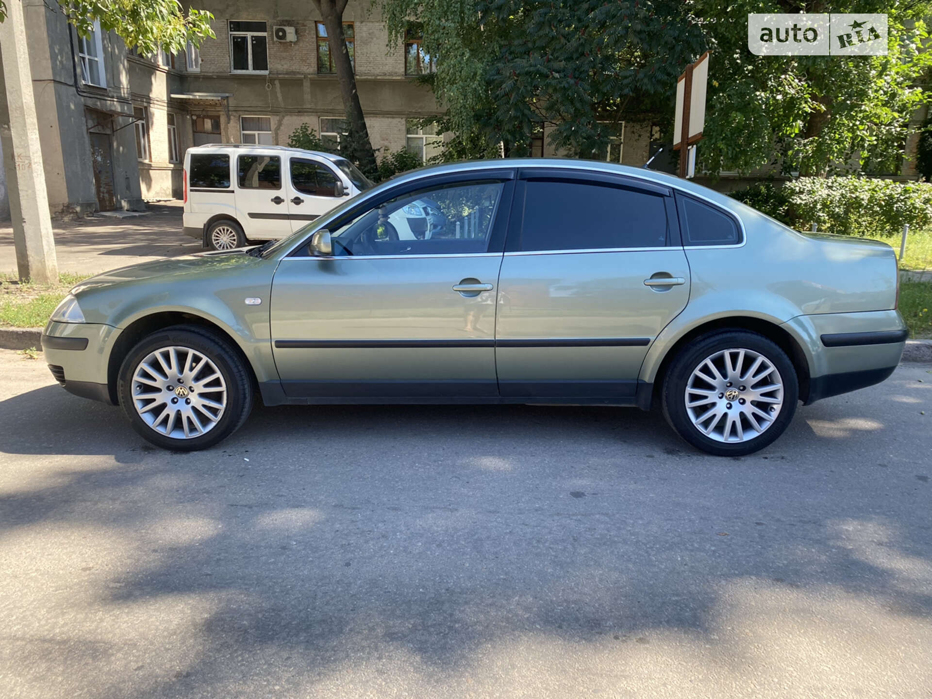 VOLKSWAGEN PASSAT 2003
