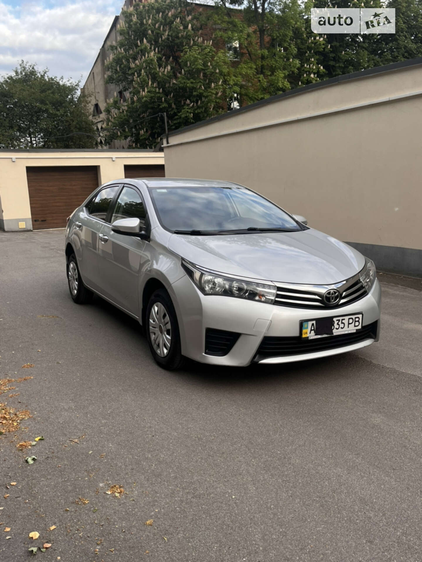 Головне фото звіту автомобіля TOYOTA COROLLA 2016