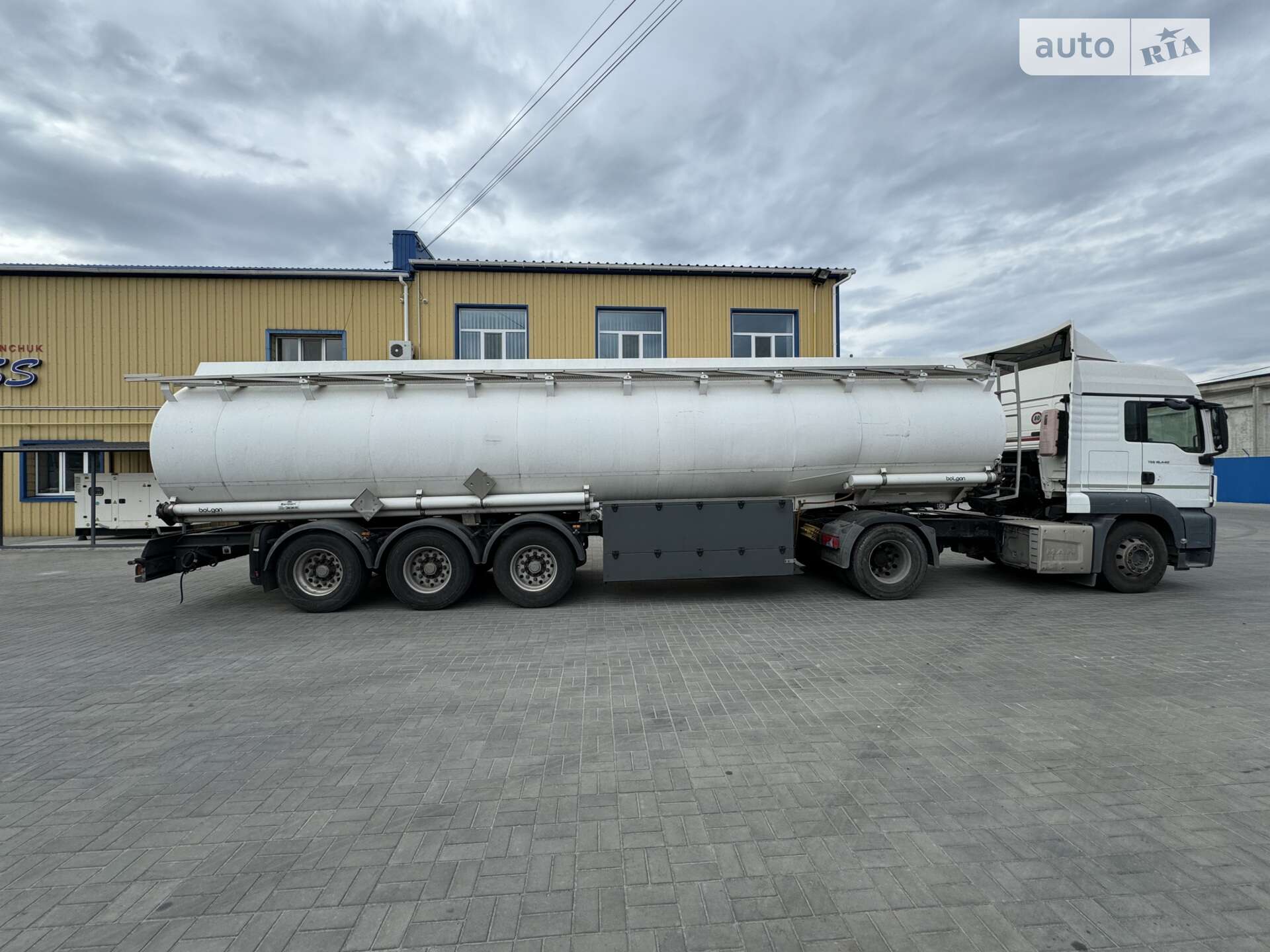 BOLGAN LX 4047 2009