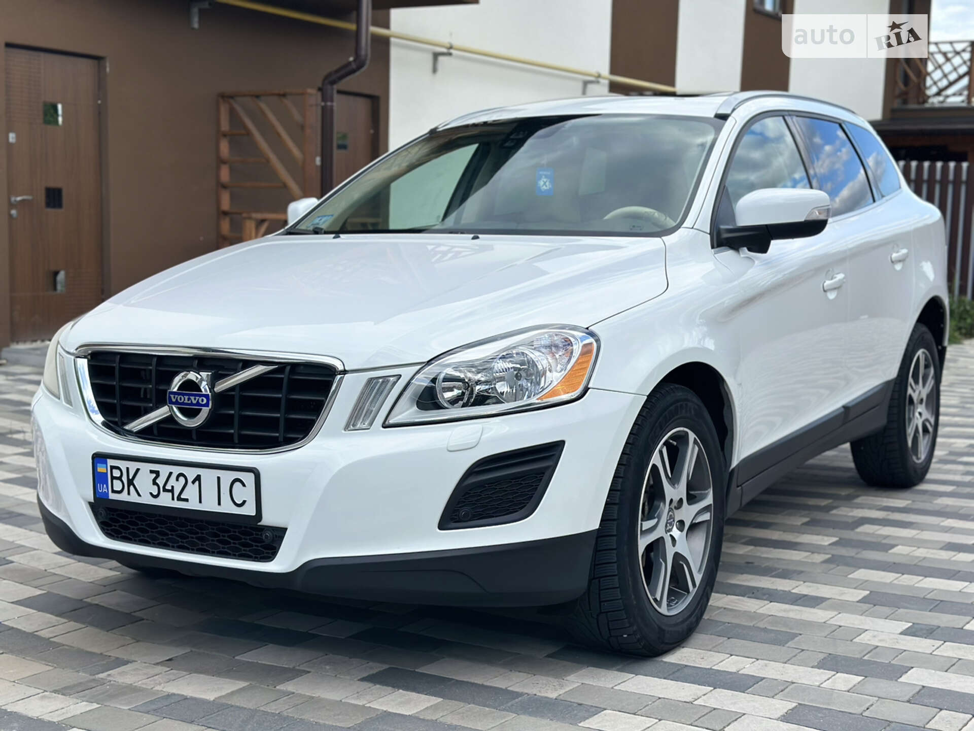 VOLVO XC60 2010