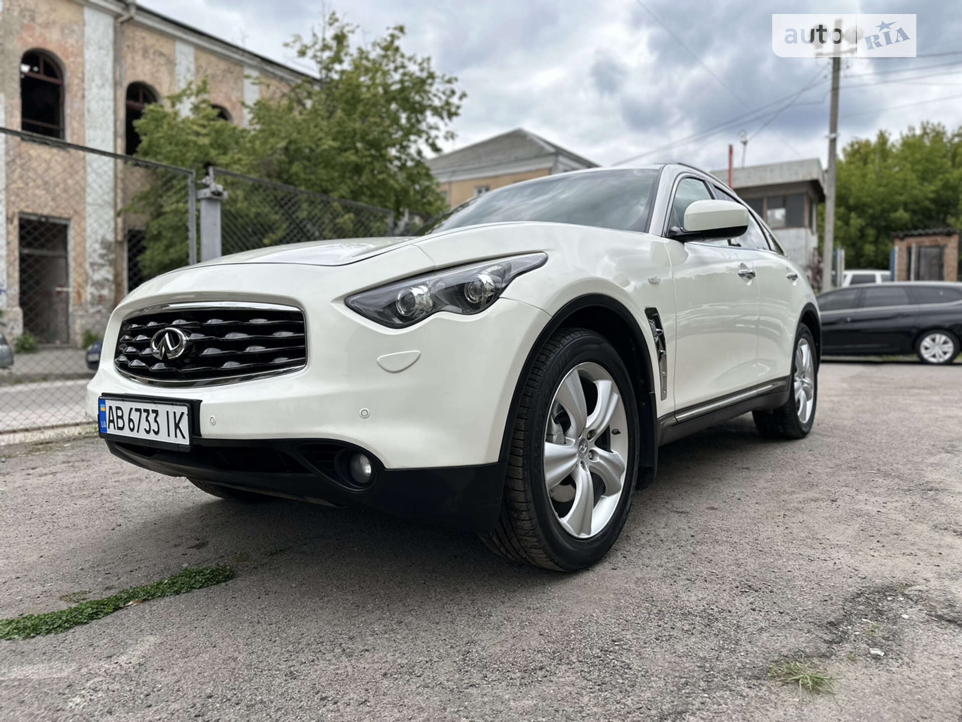 INFINITI FX37 2011