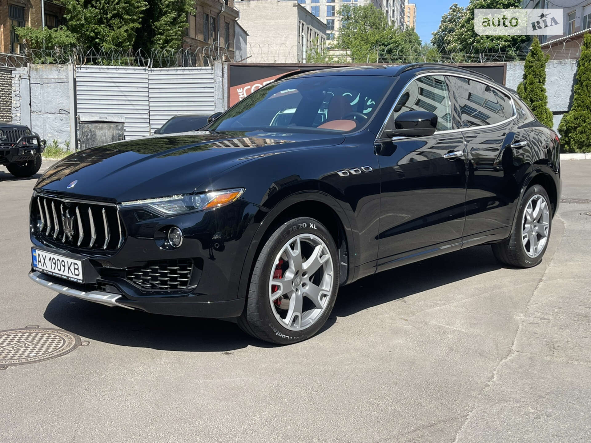 MASERATI LEVANTE 2016
