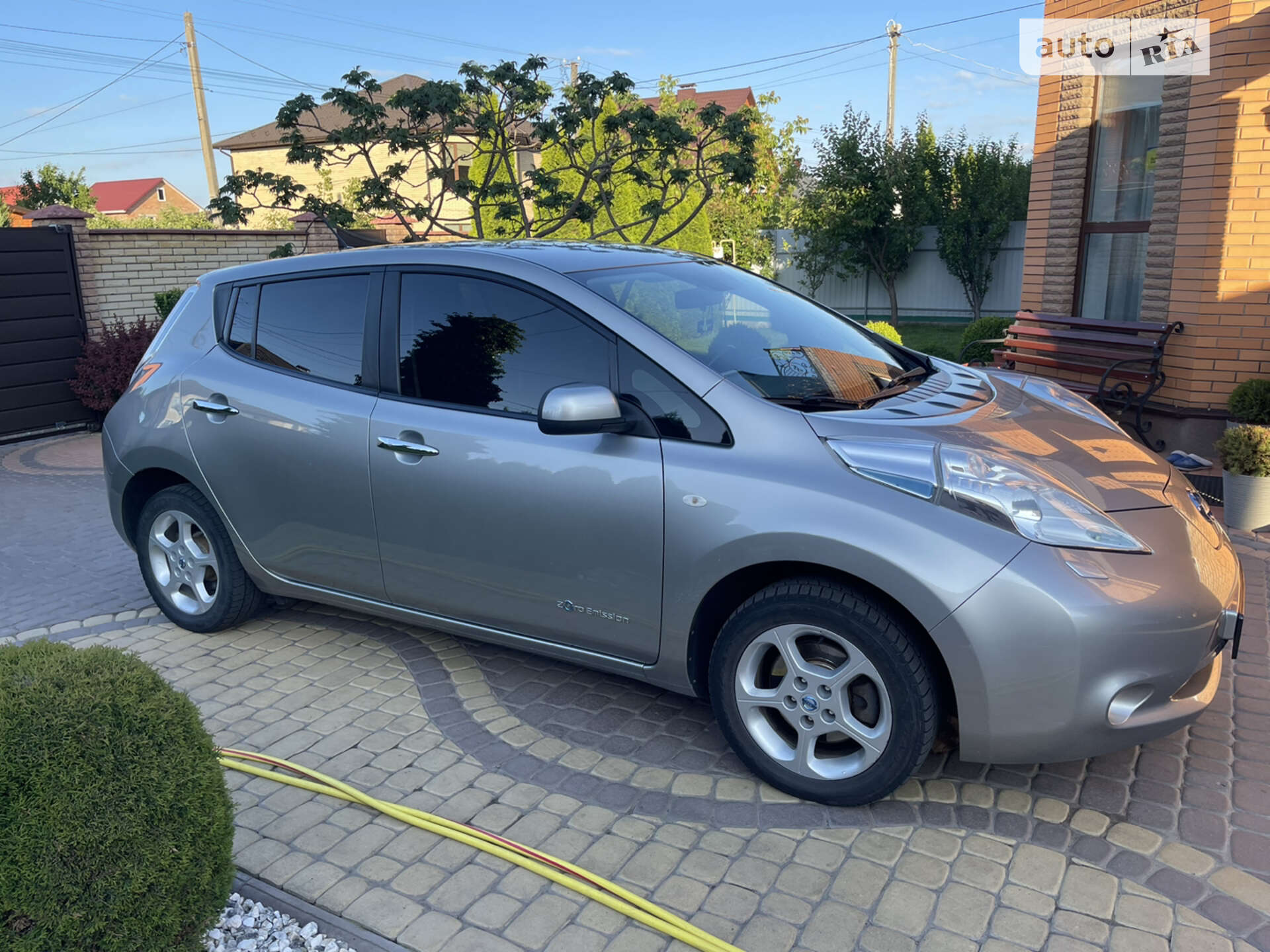 Головне фото звіту автомобіля NISSAN LEAF 2015