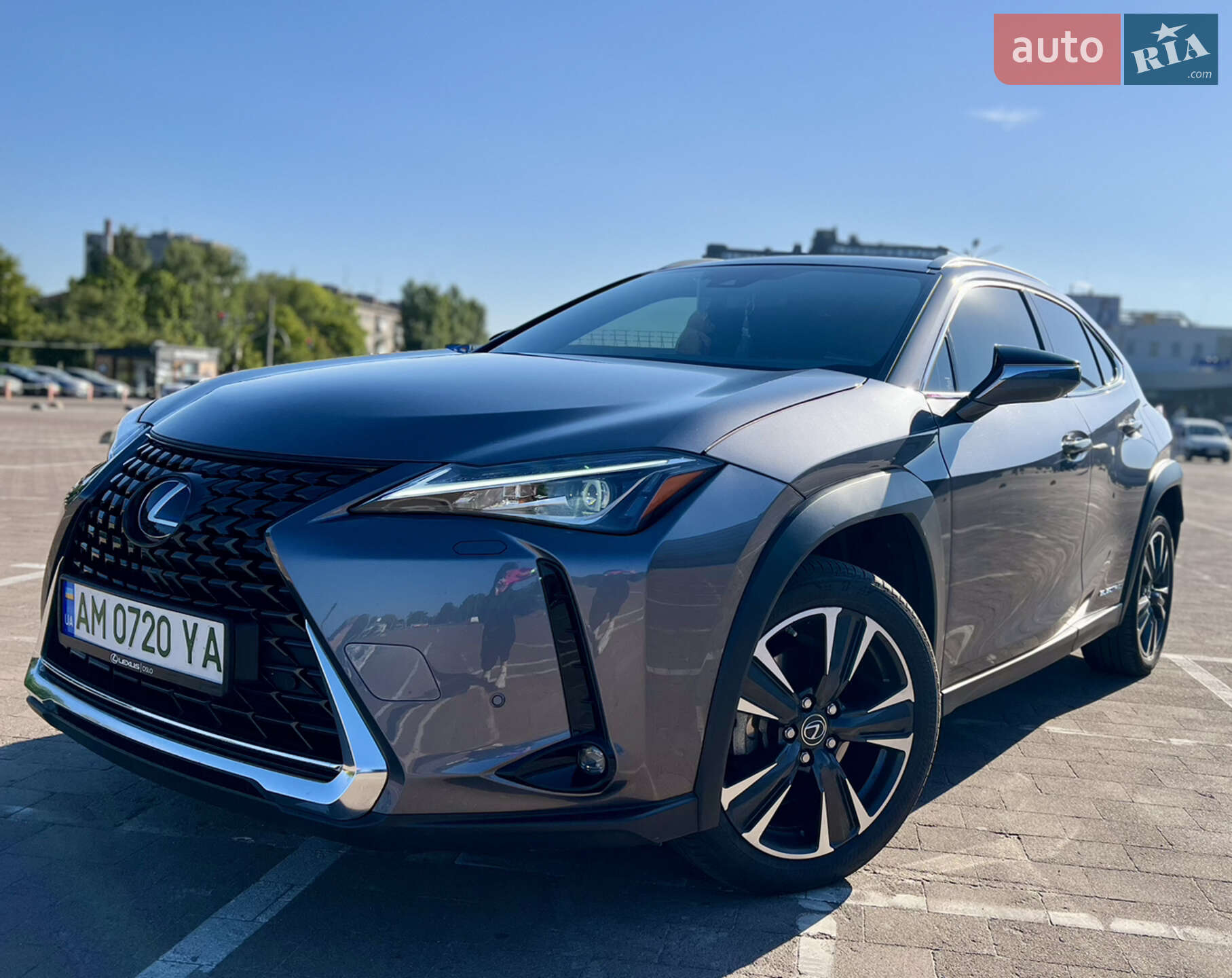 Lexus UX 2021