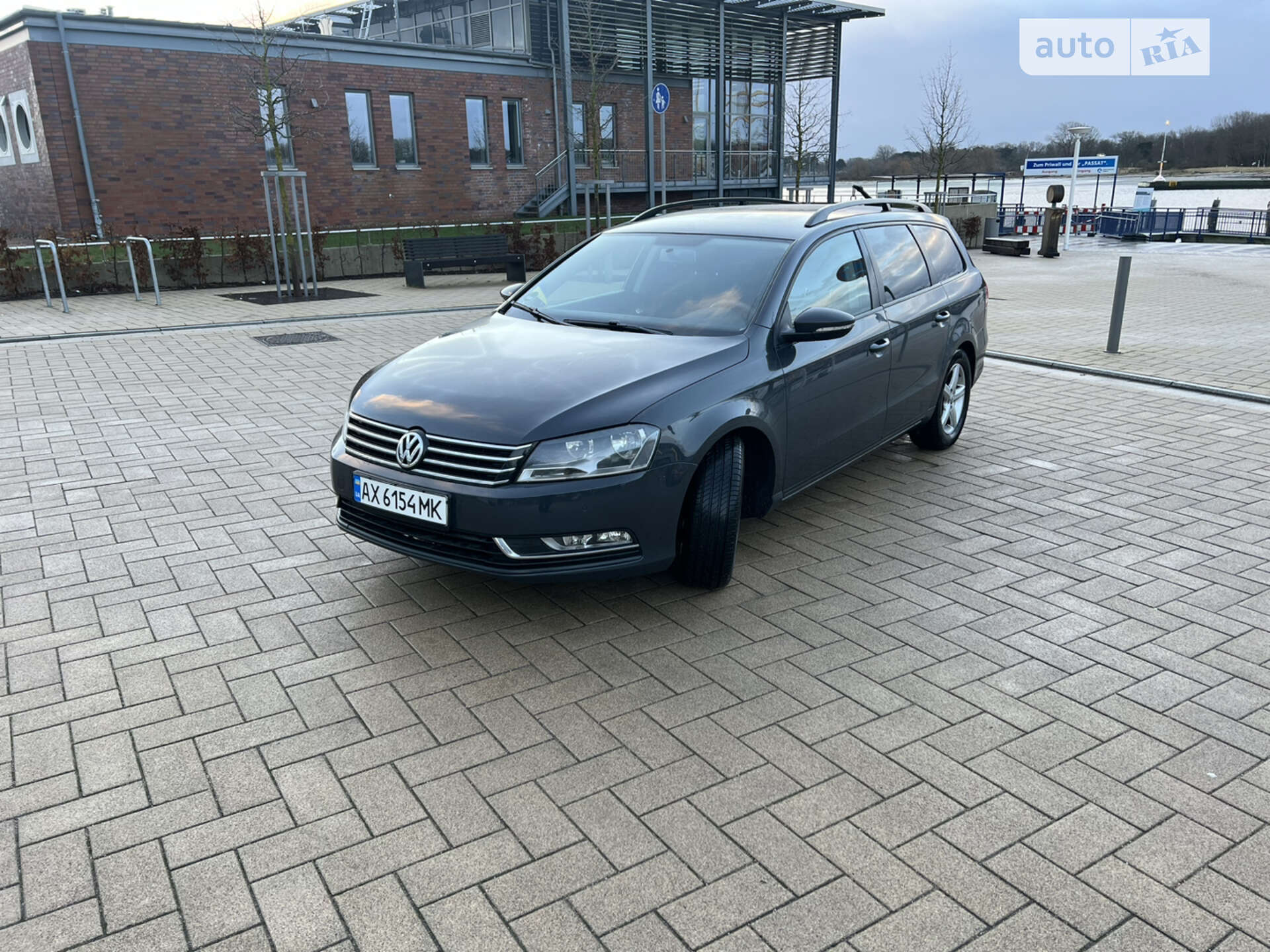 VOLKSWAGEN PASSAT 2012