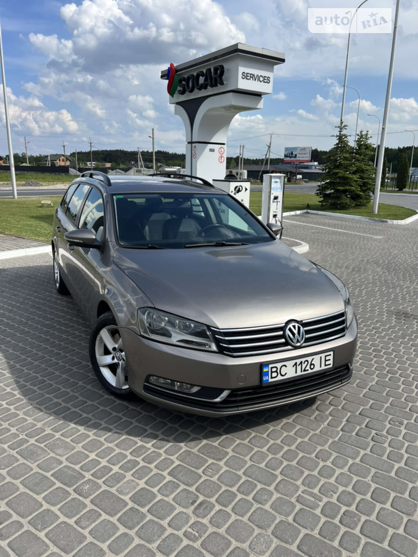 VOLKSWAGEN PASSAT 2011