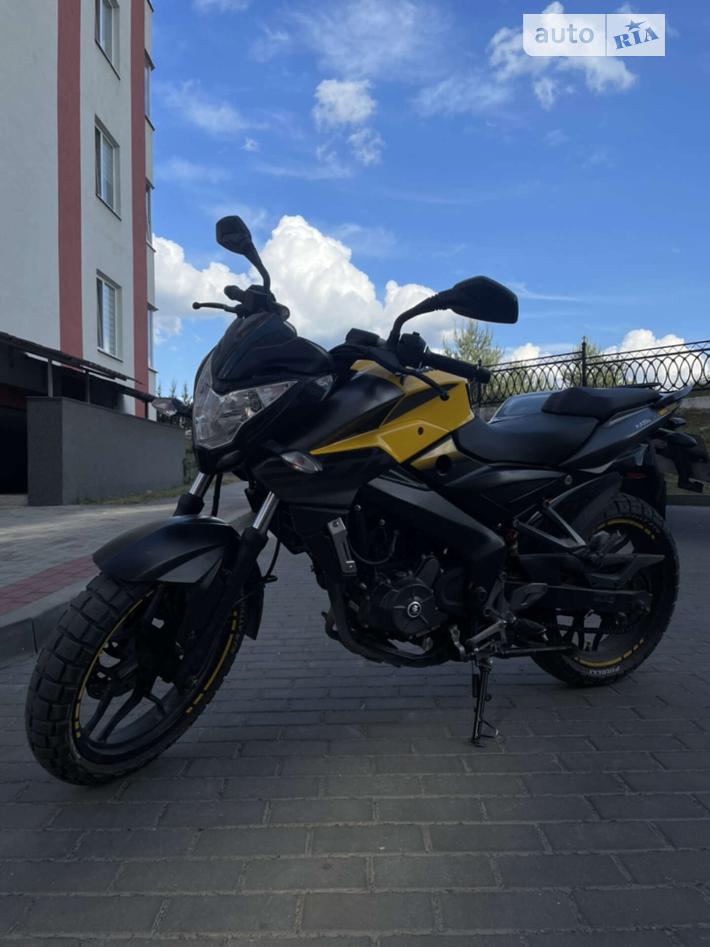 Головне фото звіту автомобіля BAJAJ PULSAR NS200 2020