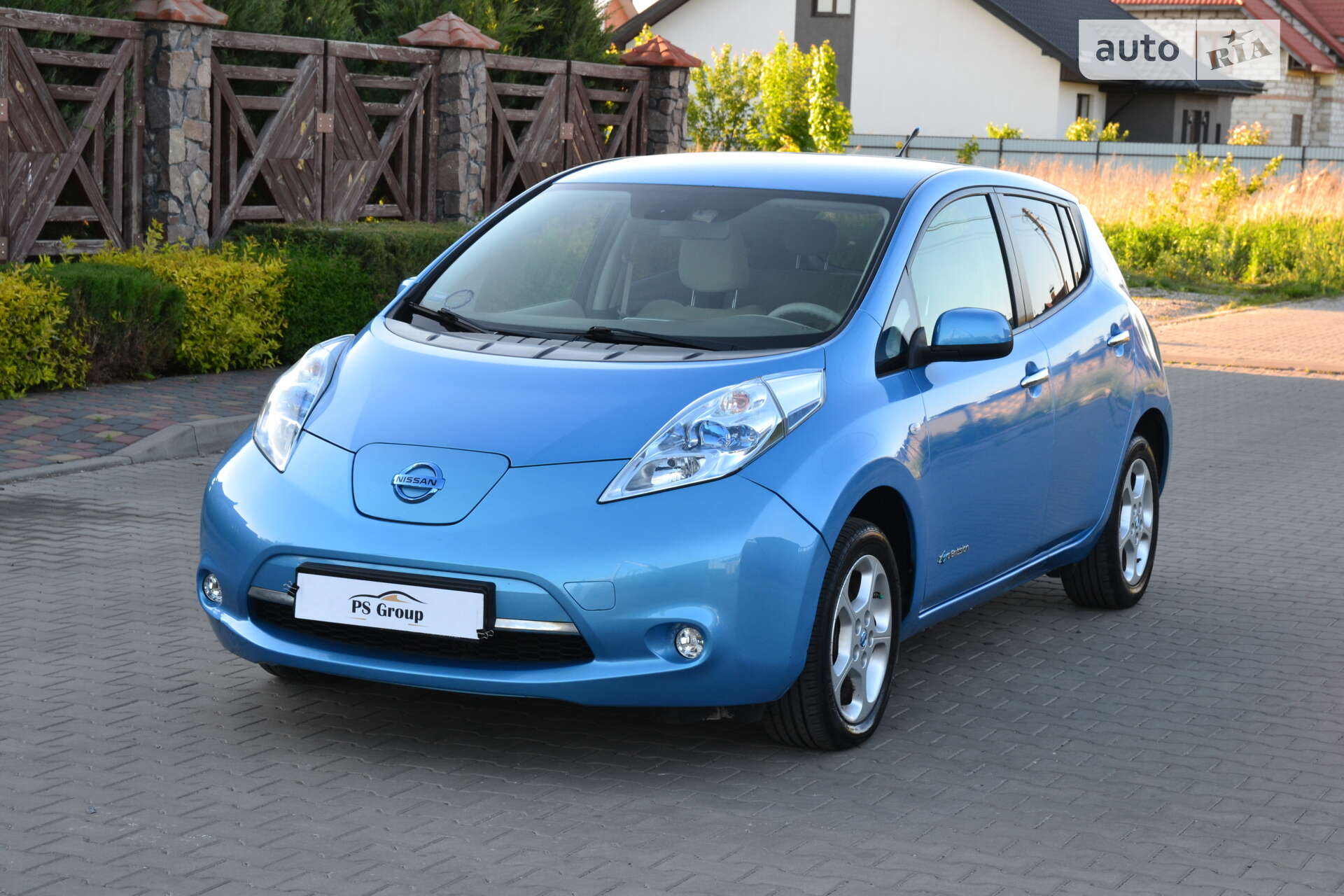 NISSAN LEAF 2011