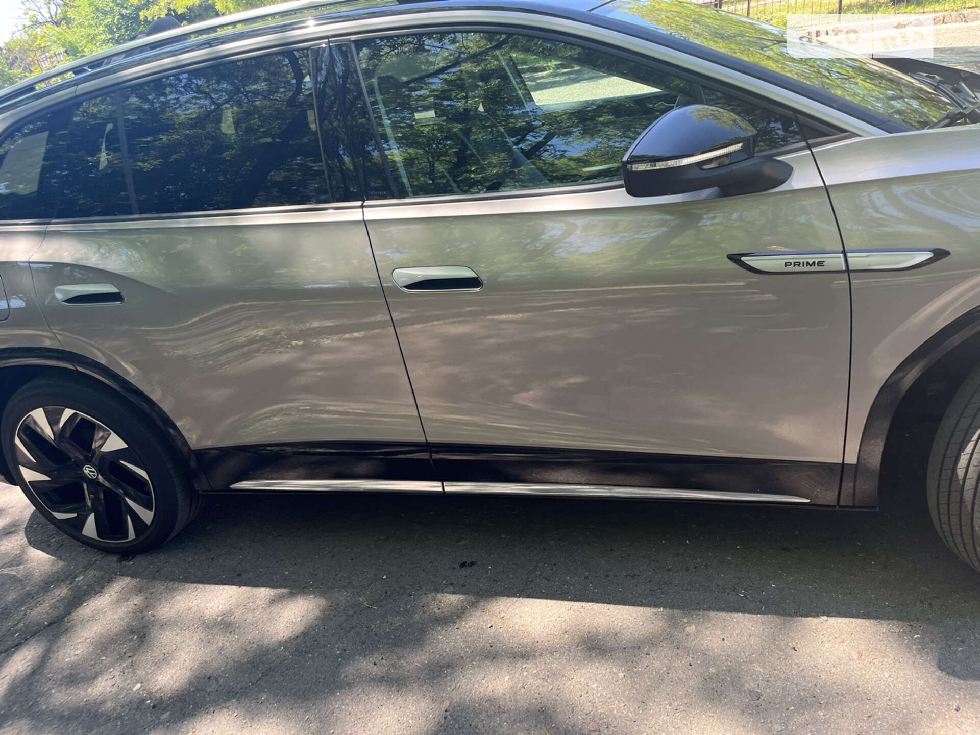 VOLKSWAGEN ID.6 2021