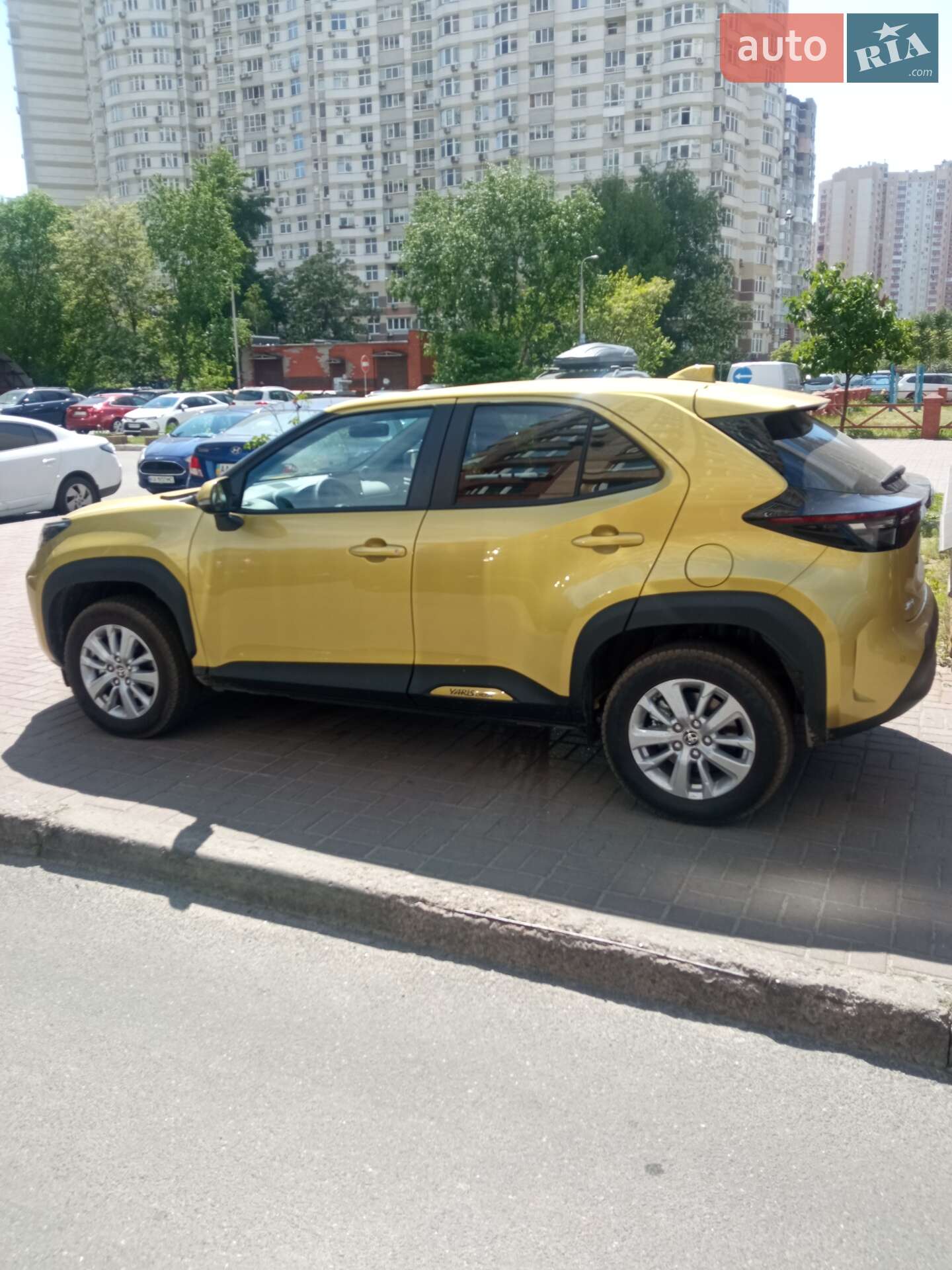 TOYOTA YARIS CROSS 2023