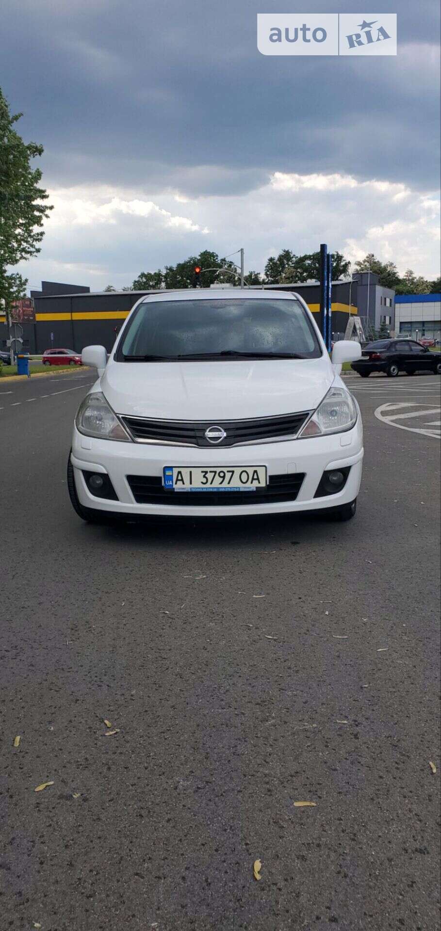 NISSAN TIIDA 2012