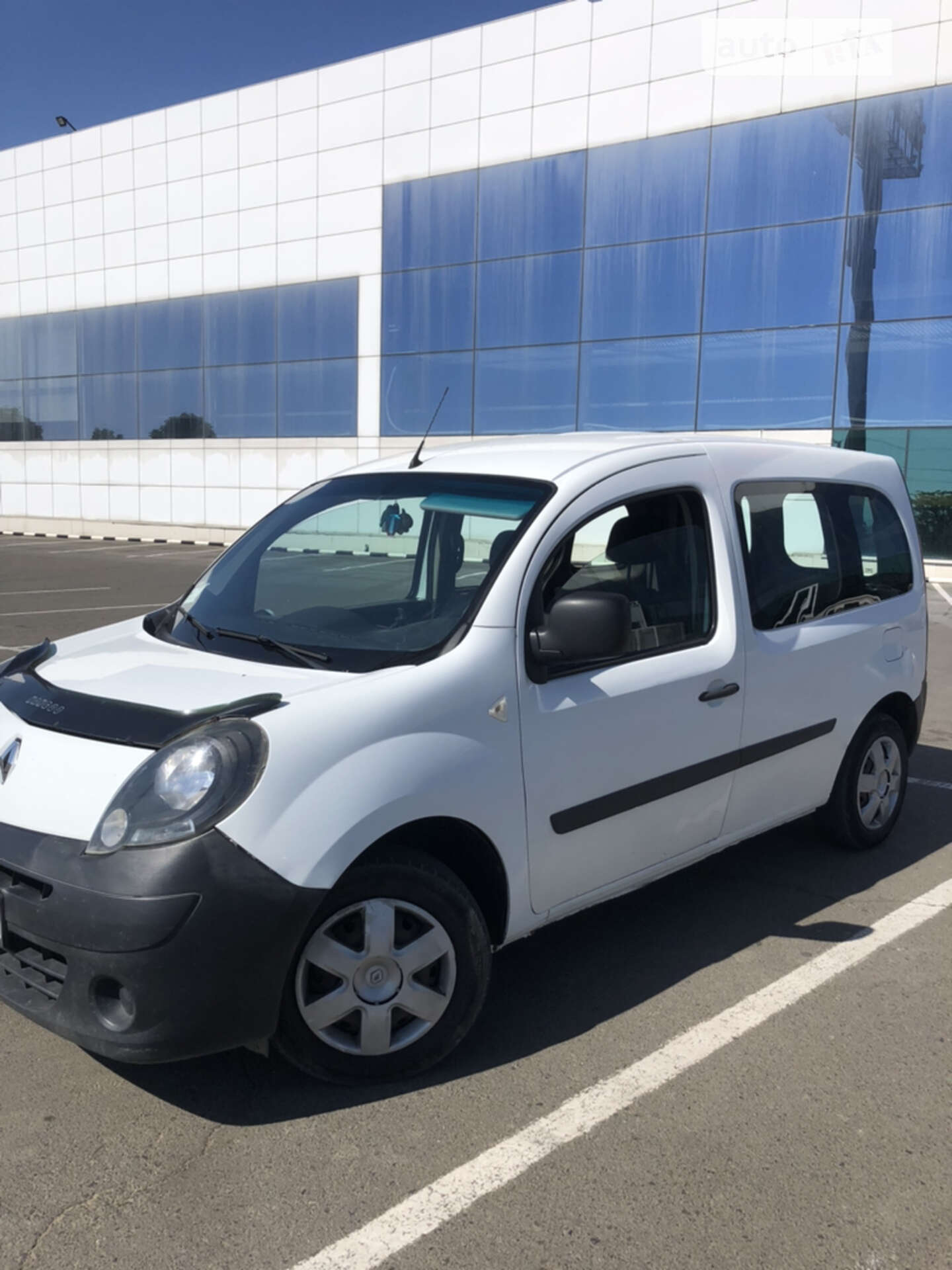 Головне фото звіту автомобіля RENAULT KANGOO 2012