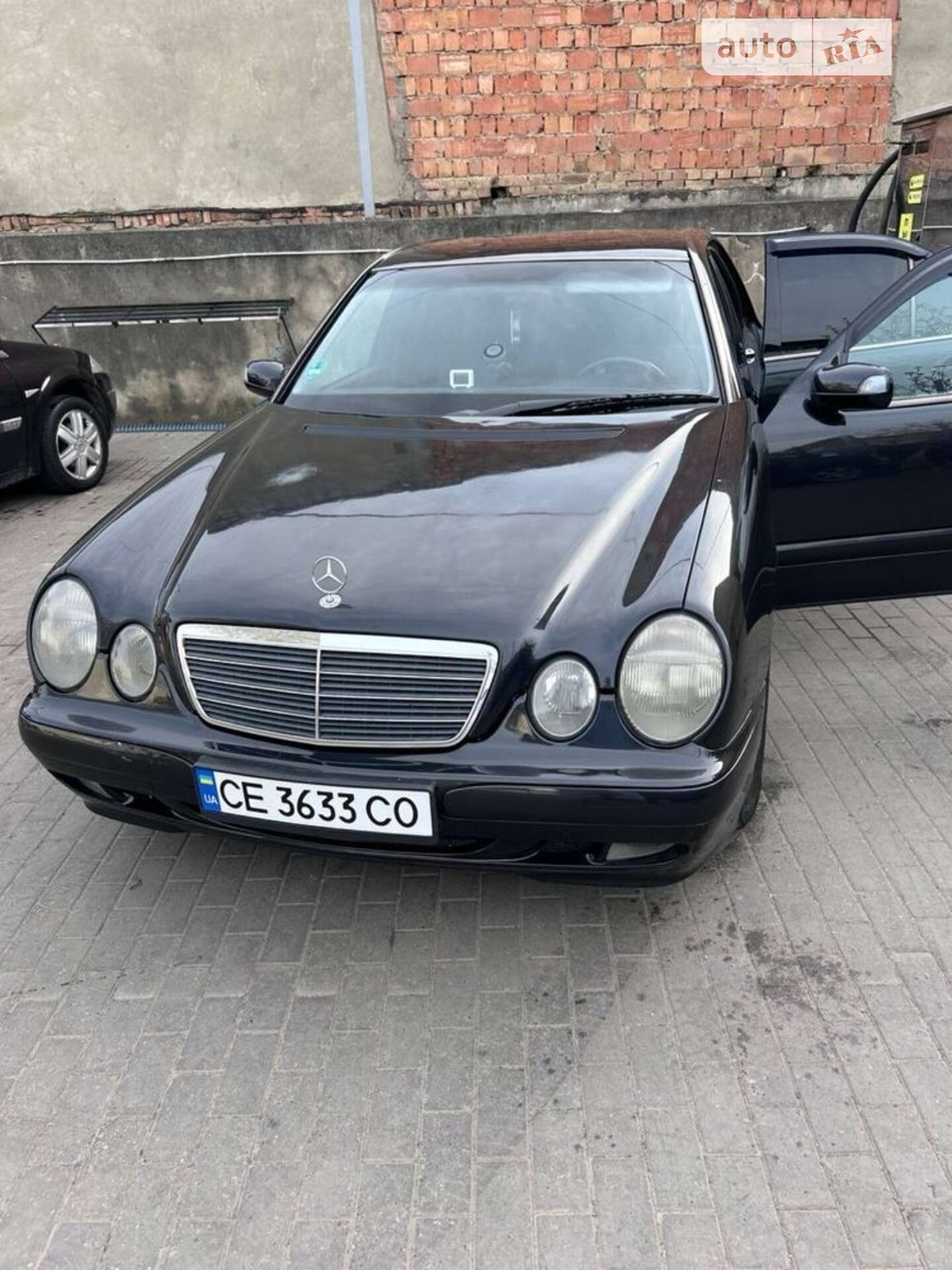 MERCEDES-BENZ E 220 2000