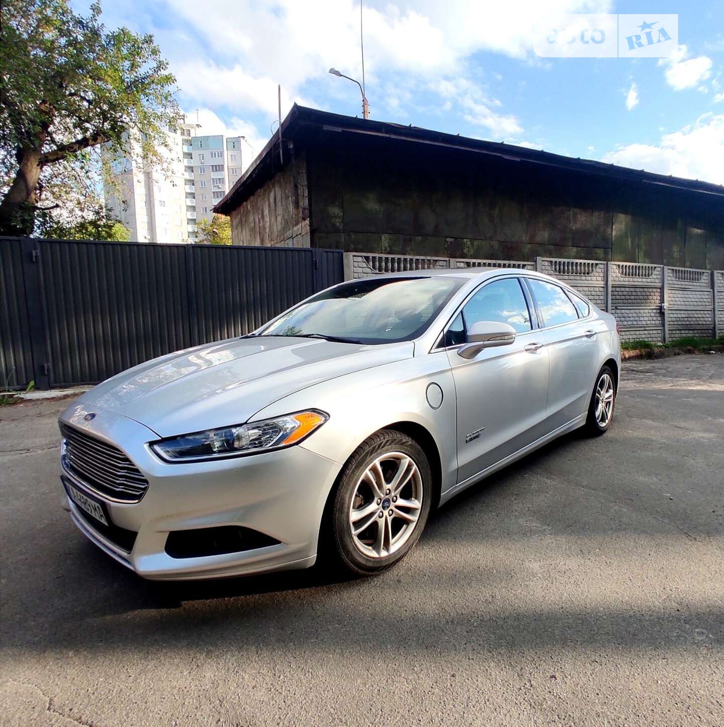 Головне фото звіту автомобіля FORD FUSION 2015