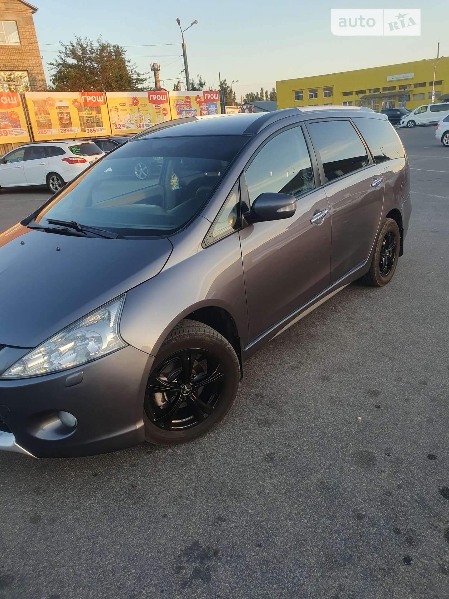 MITSUBISHI GRANDIS 2008