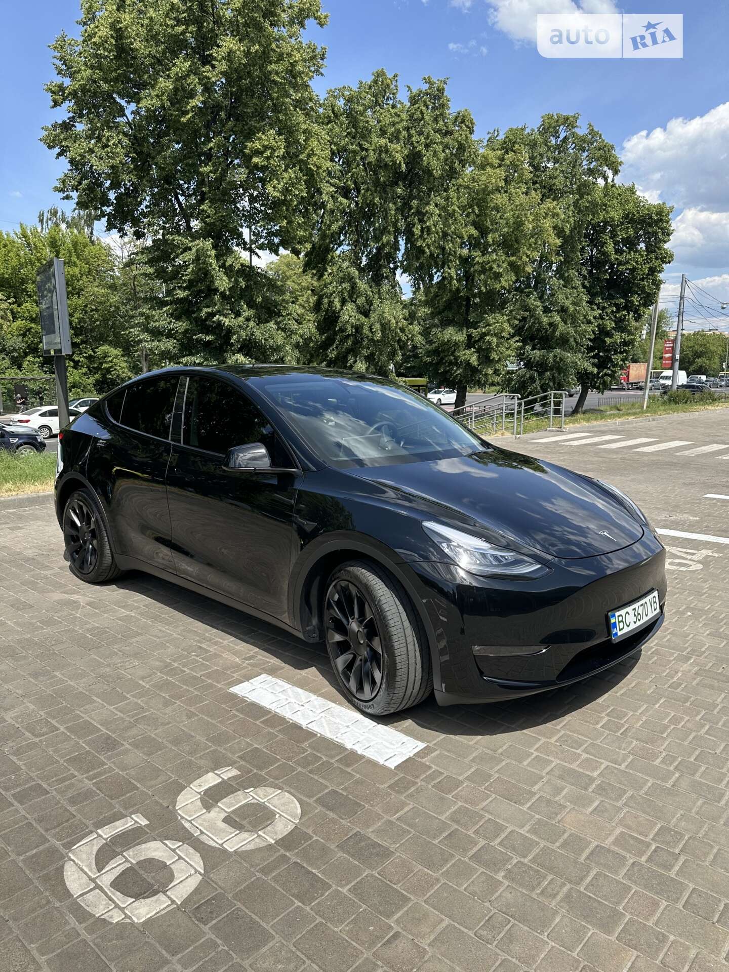 Tesla Model Y 2023