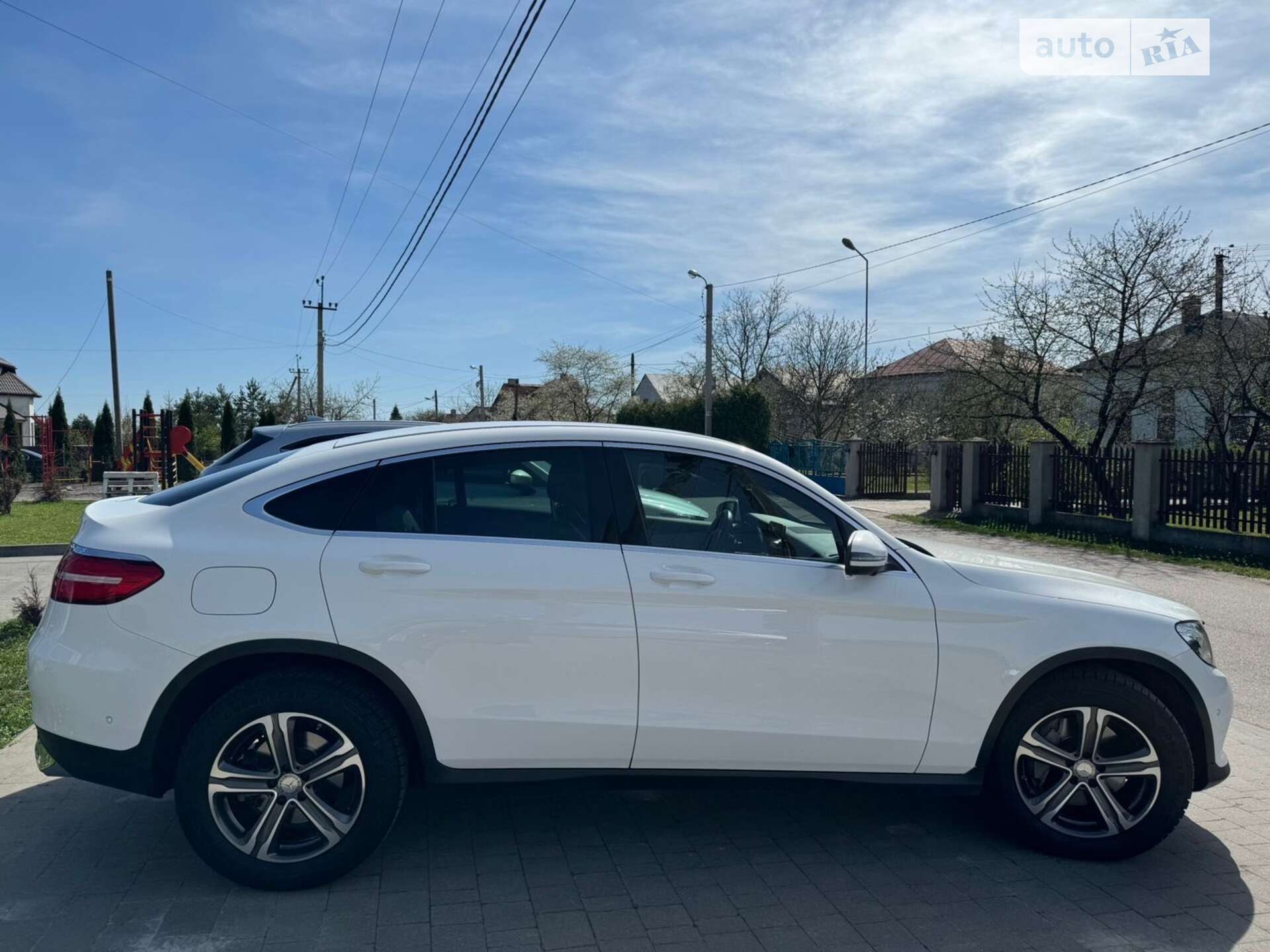 MERCEDES-BENZ GLC 220D 2016
