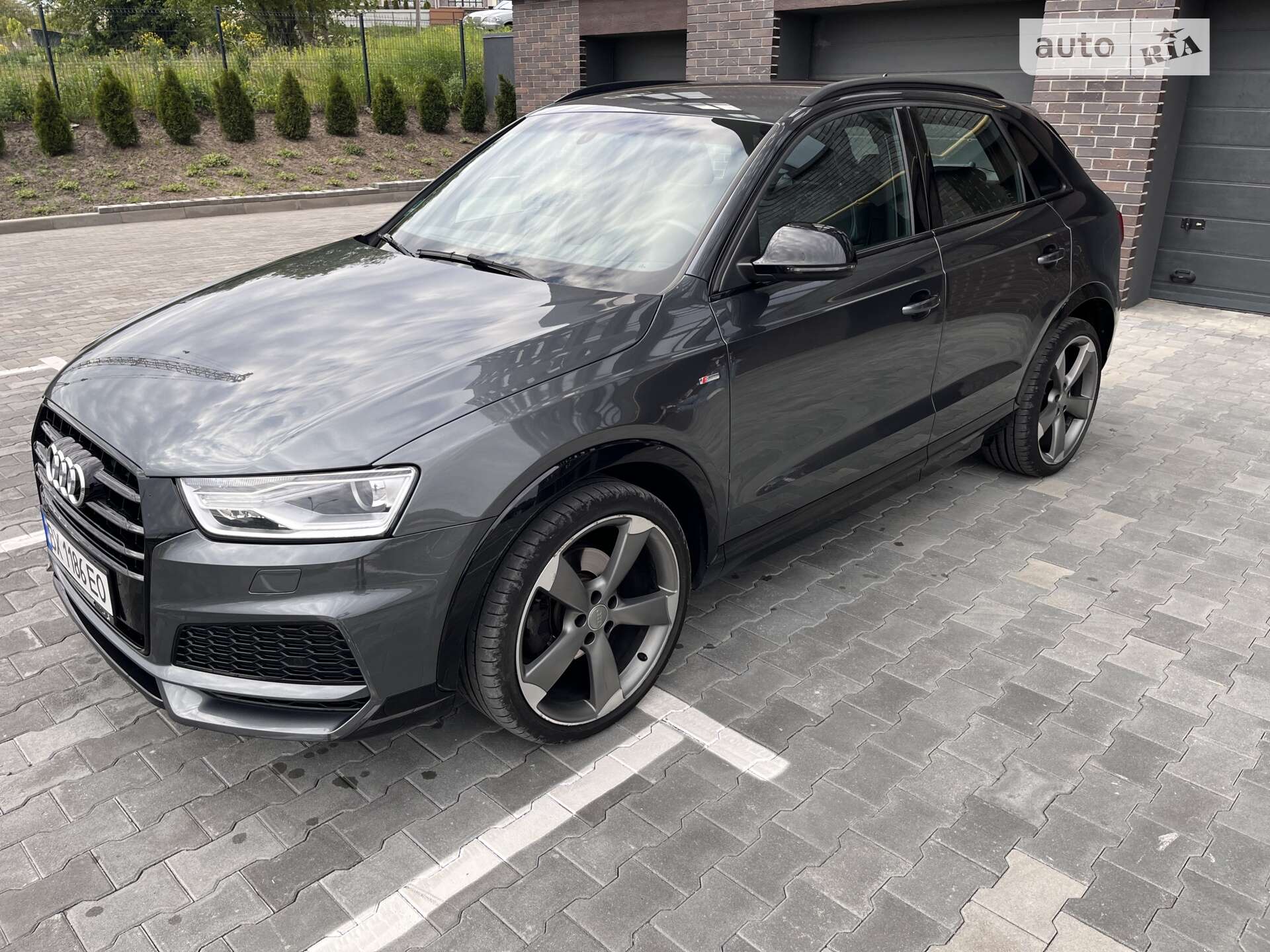 Головне фото звіту автомобіля AUDI Q3 2017