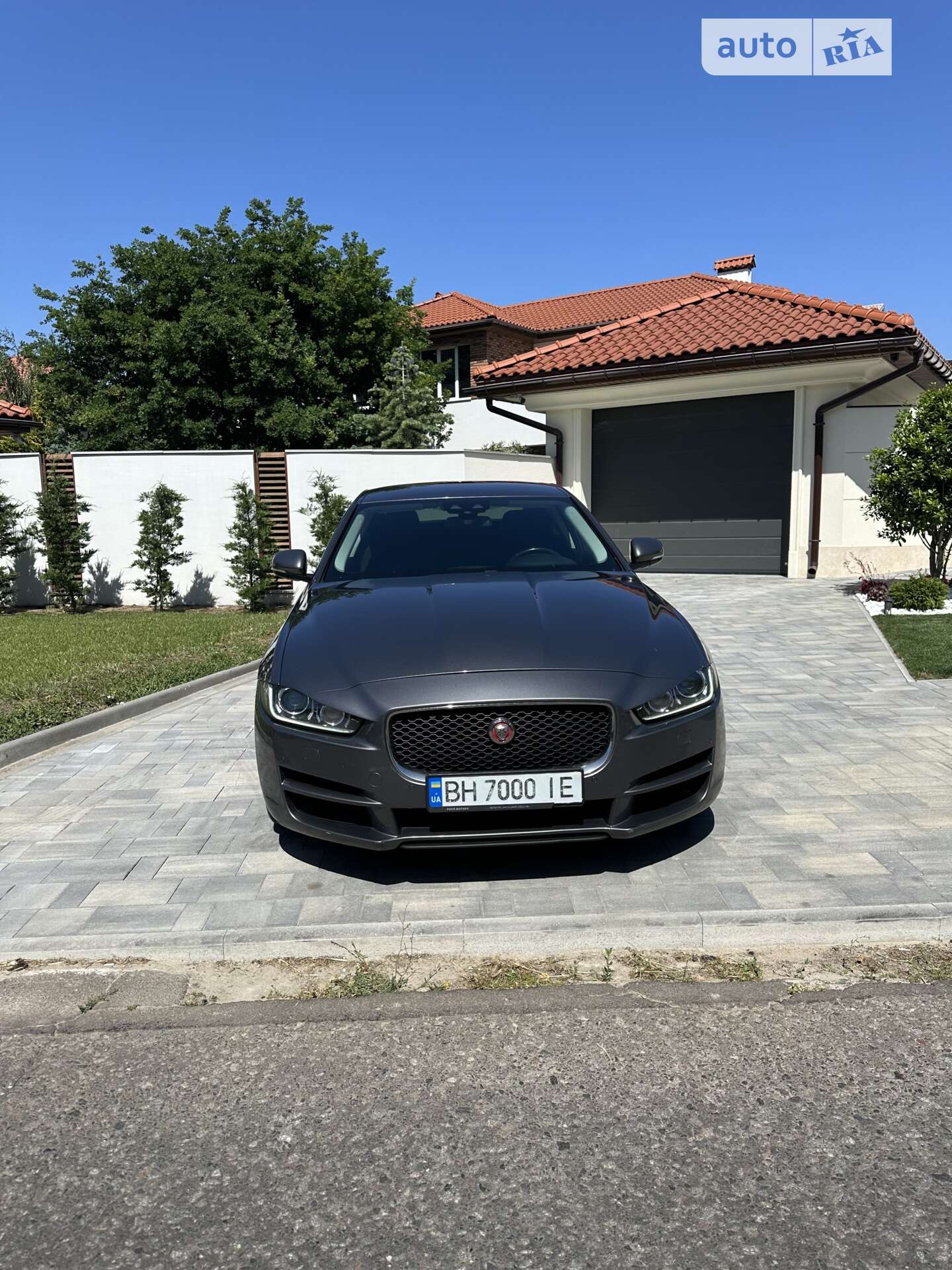 JAGUAR XE 2016