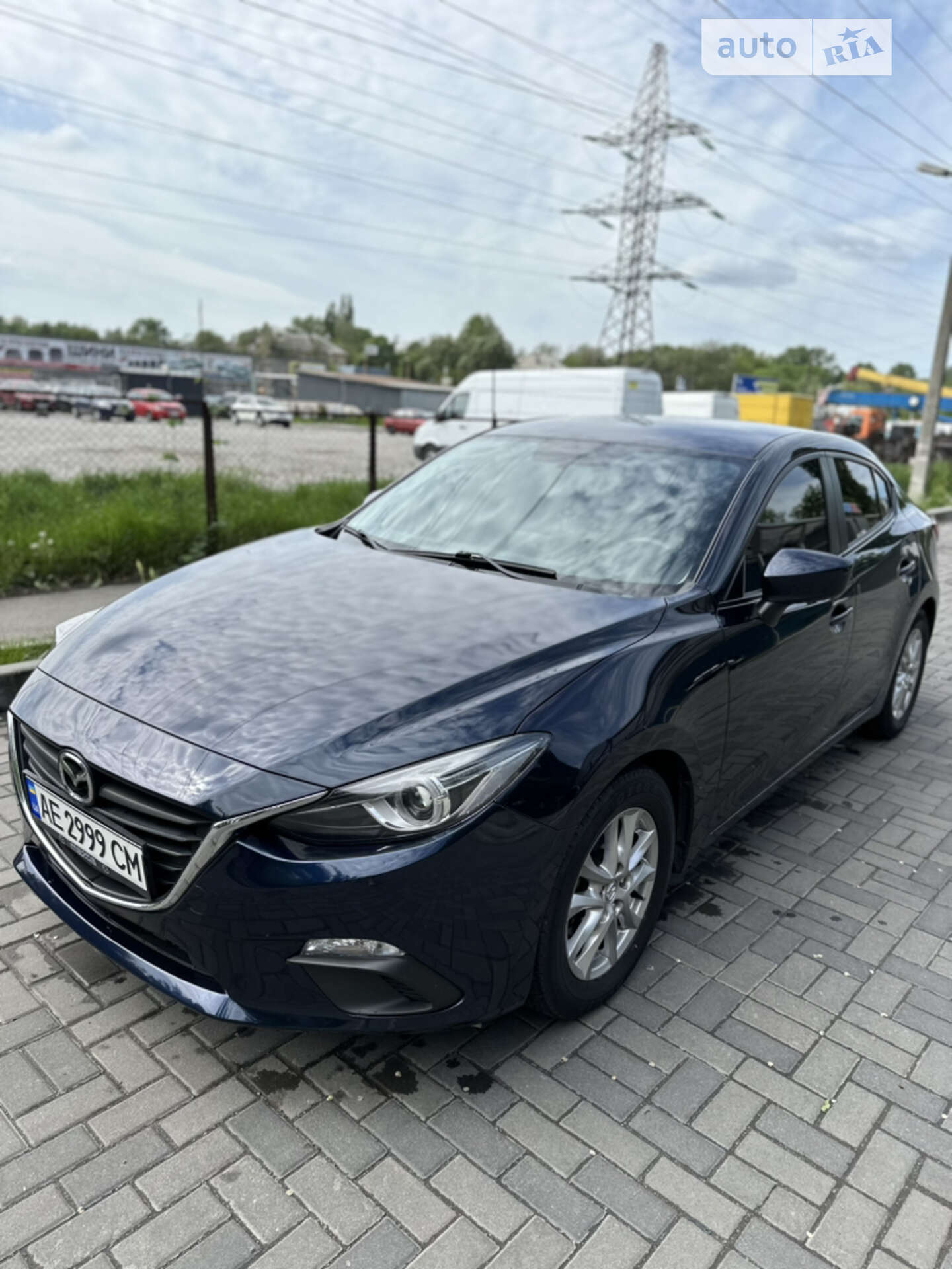 MAZDA 3