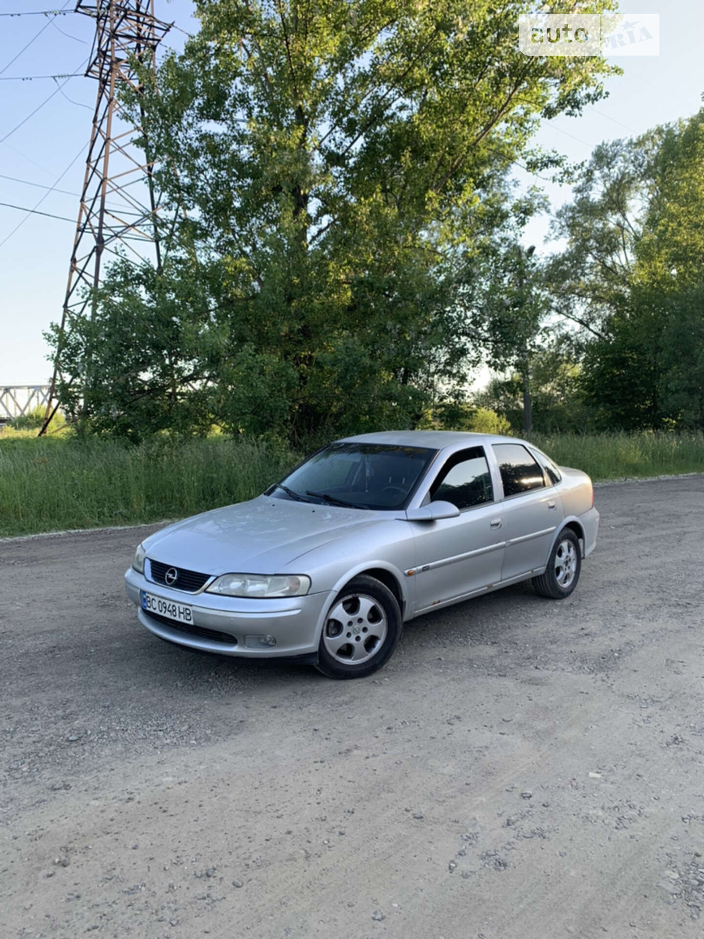 Головне фото звіту автомобіля OPEL VECTRA 1997