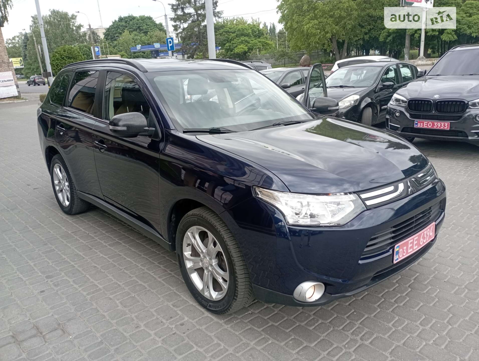 MITSUBISHI OUTLANDER 2012