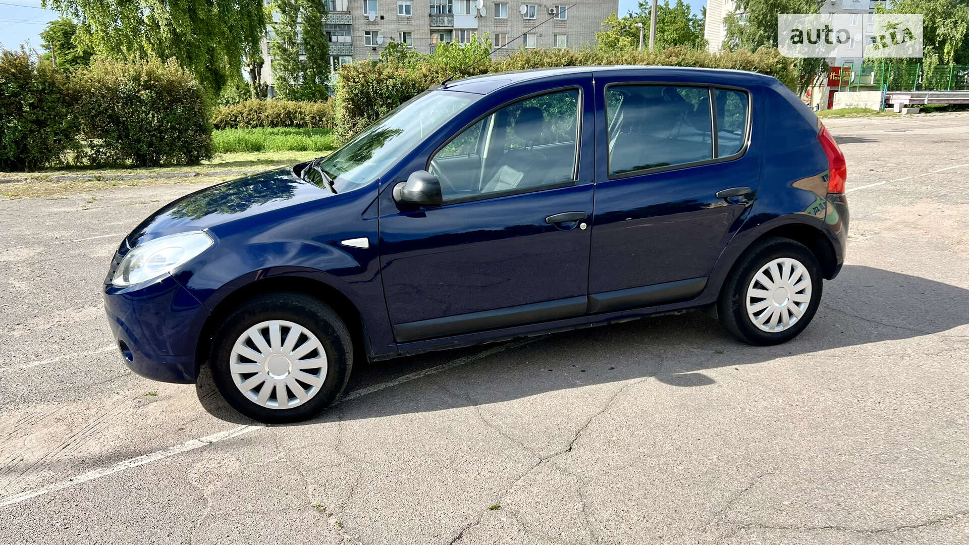 Головне фото звіту автомобіля DACIA SANDERO 2012
