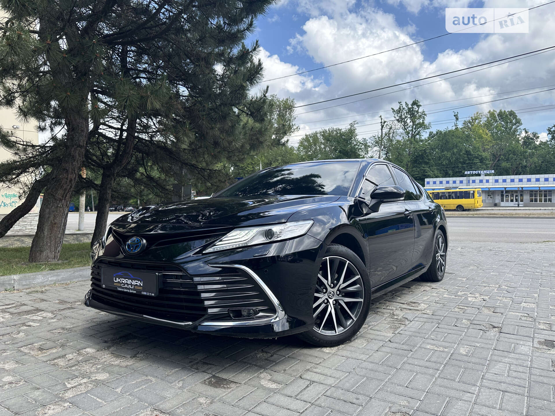TOYOTA CAMRY