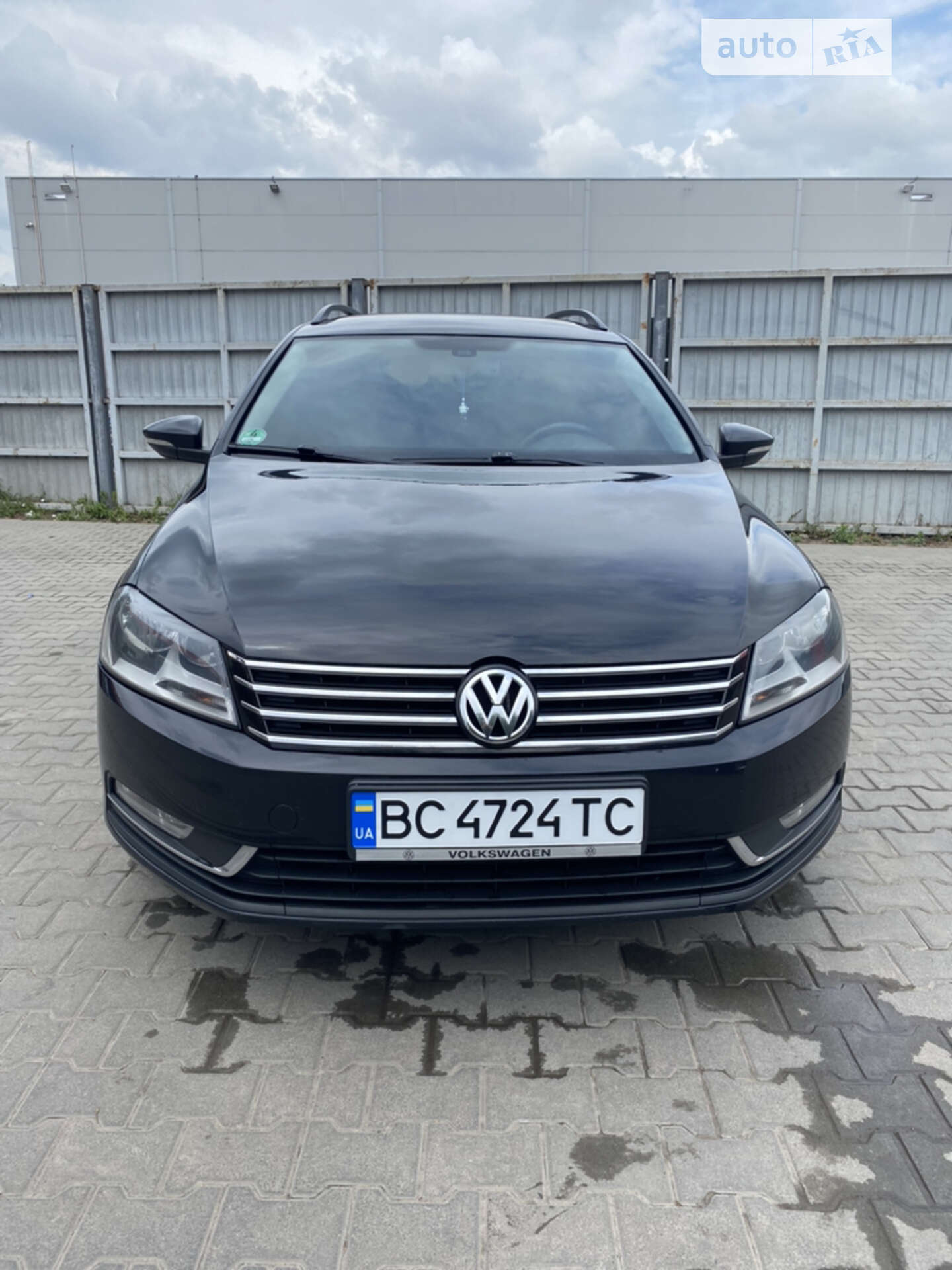 VOLKSWAGEN PASSAT 2011