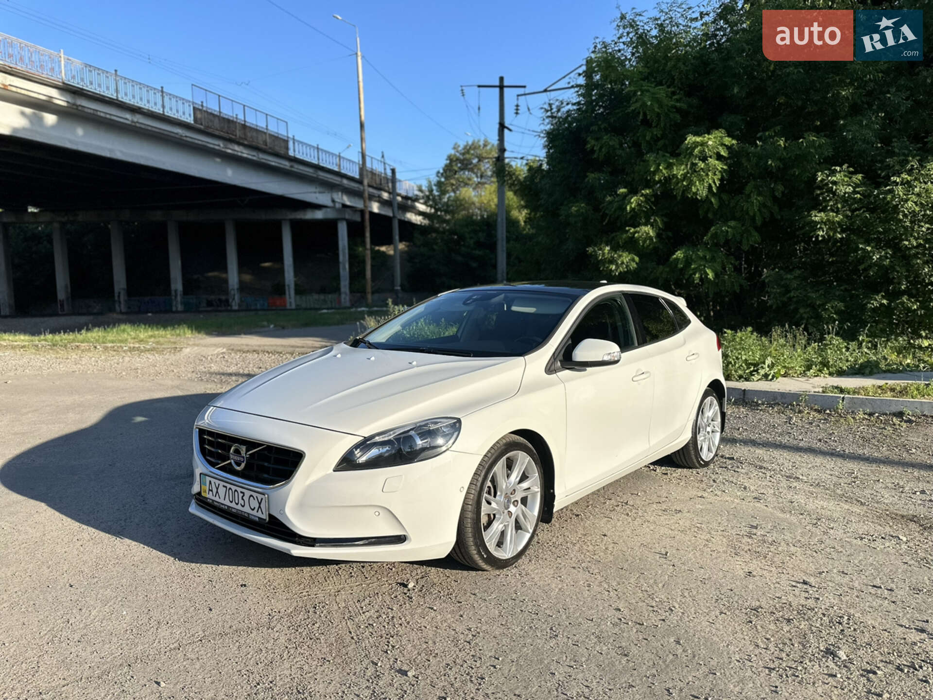 VOLVO V40 2012