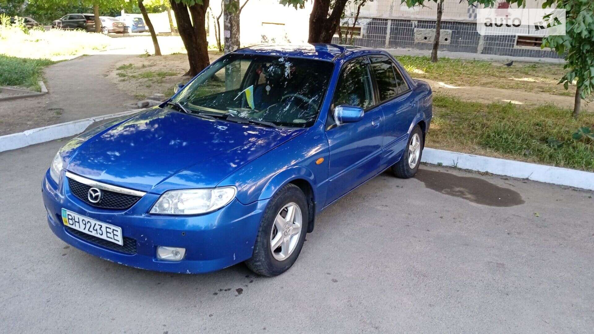 MAZDA 323 2003