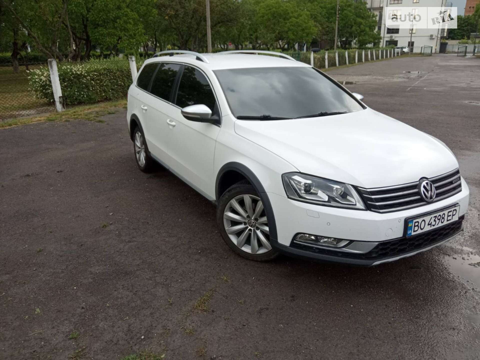 VOLKSWAGEN PASSAT 2012