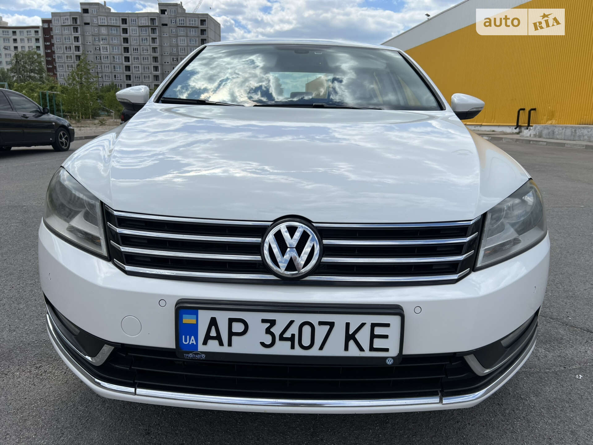 VOLKSWAGEN PASSAT 2011