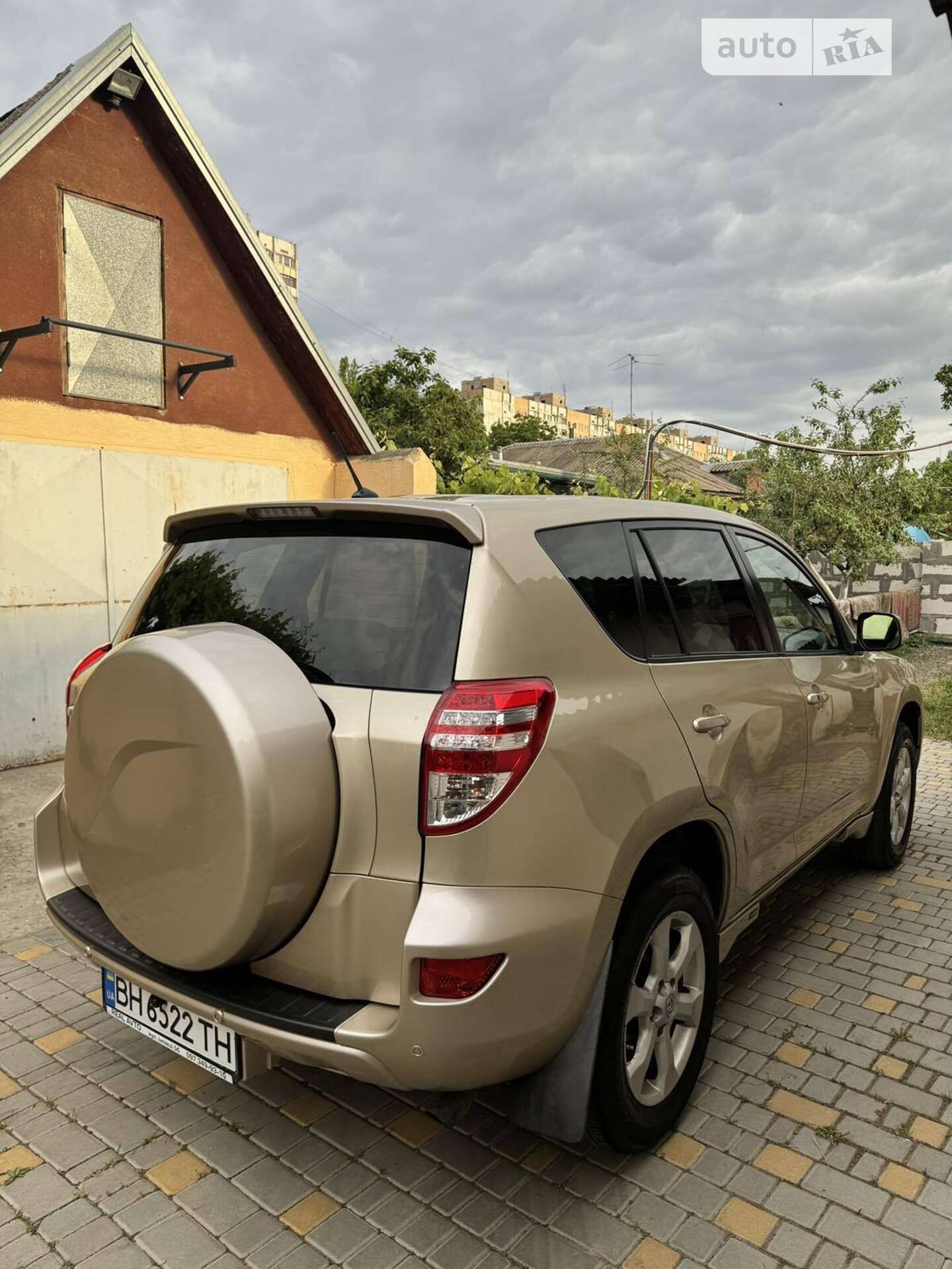 TOYOTA RAV4 2011
