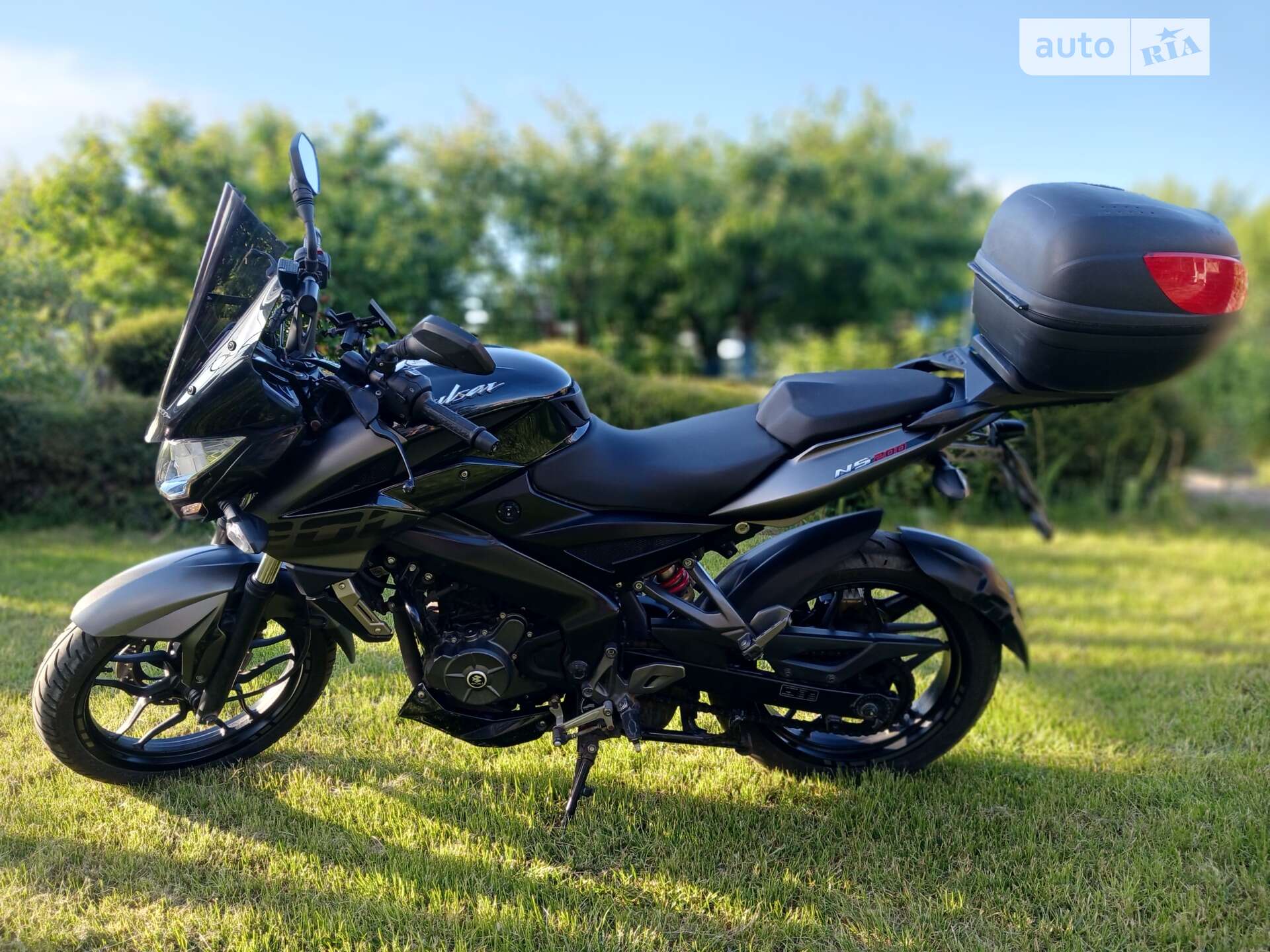 BAJAJ PULSAR NS200 2018