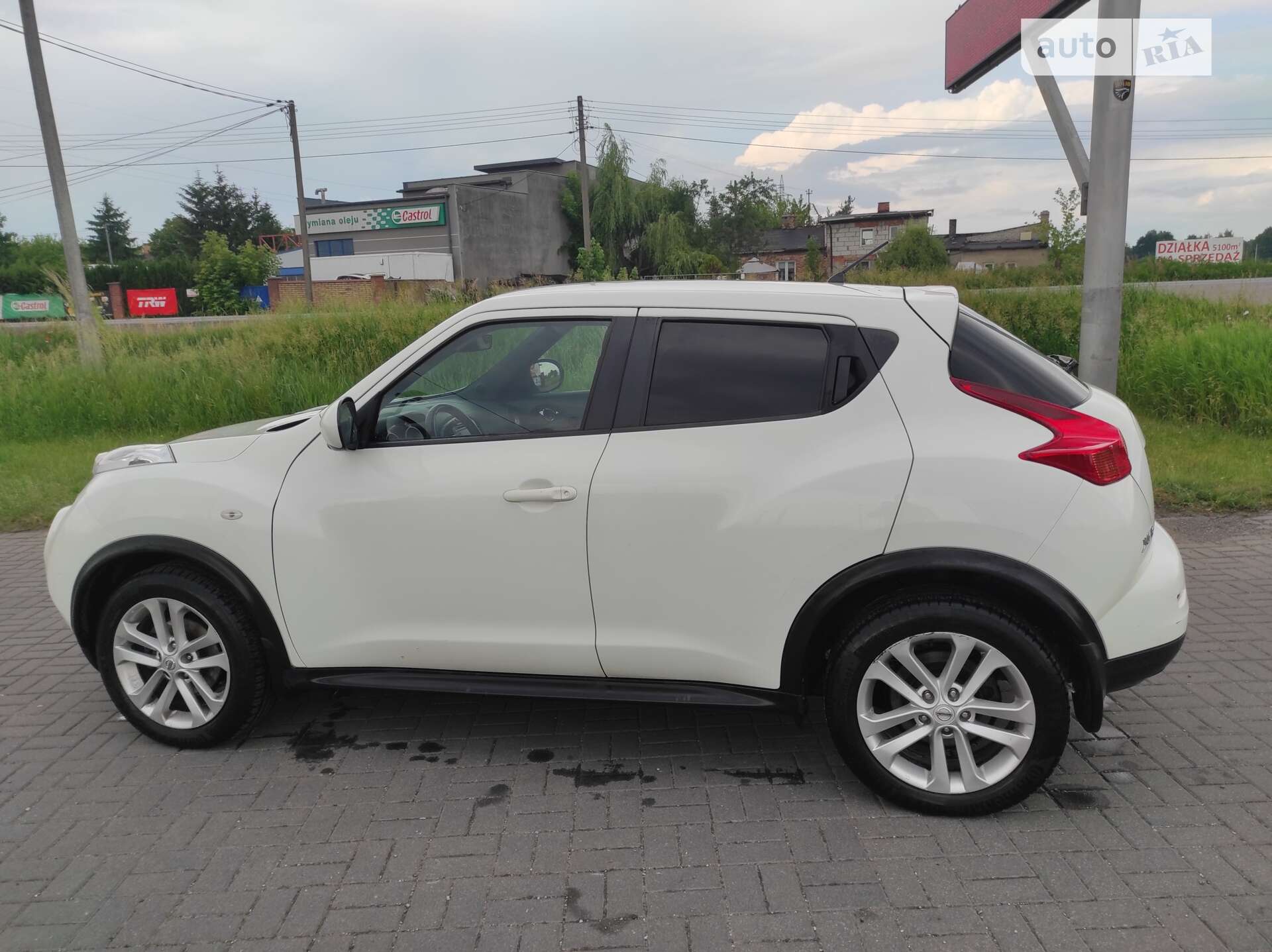 NISSAN JUKE 2012