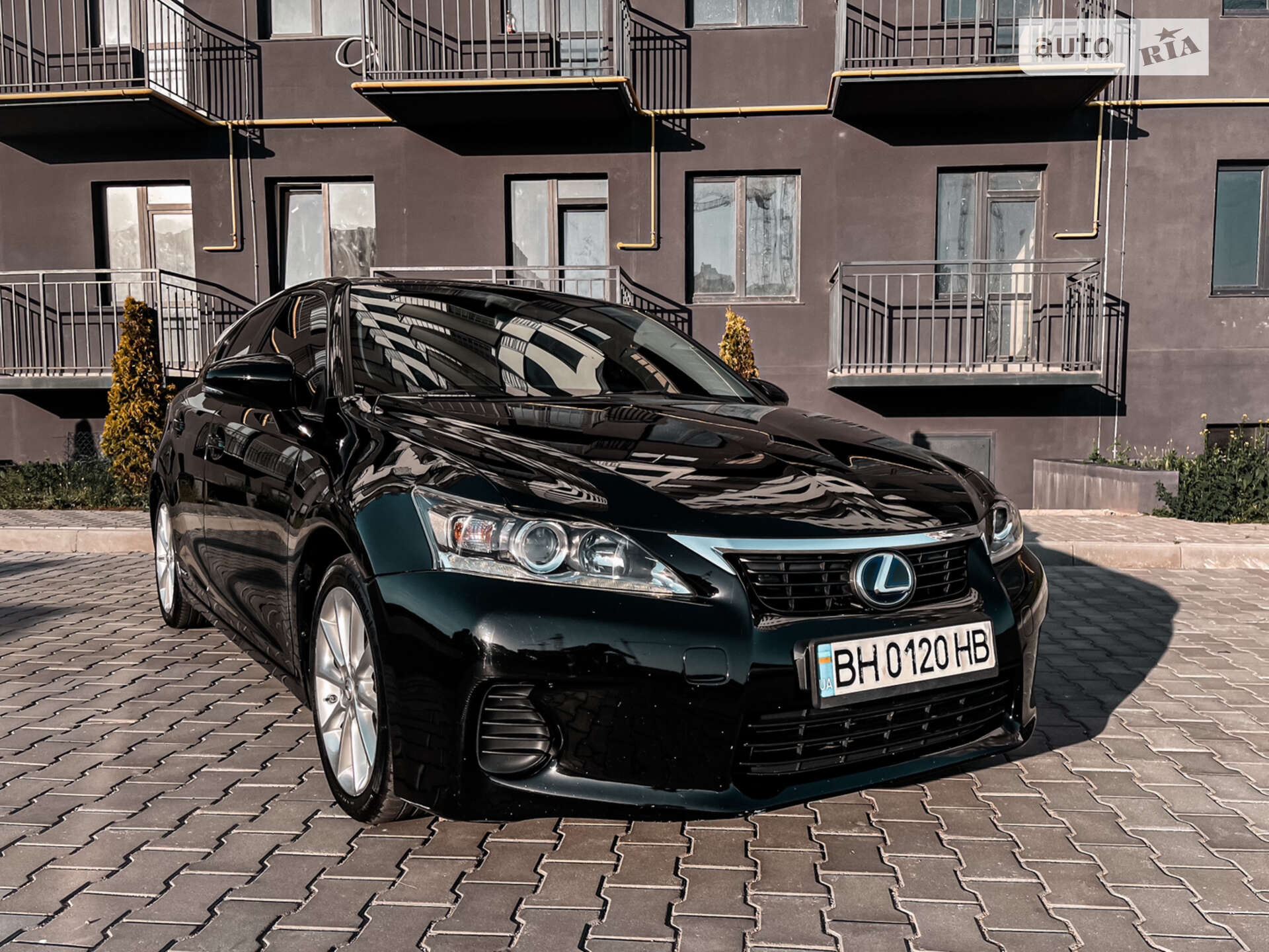 Головне фото звіту автомобіля LEXUS CT 200H 2012