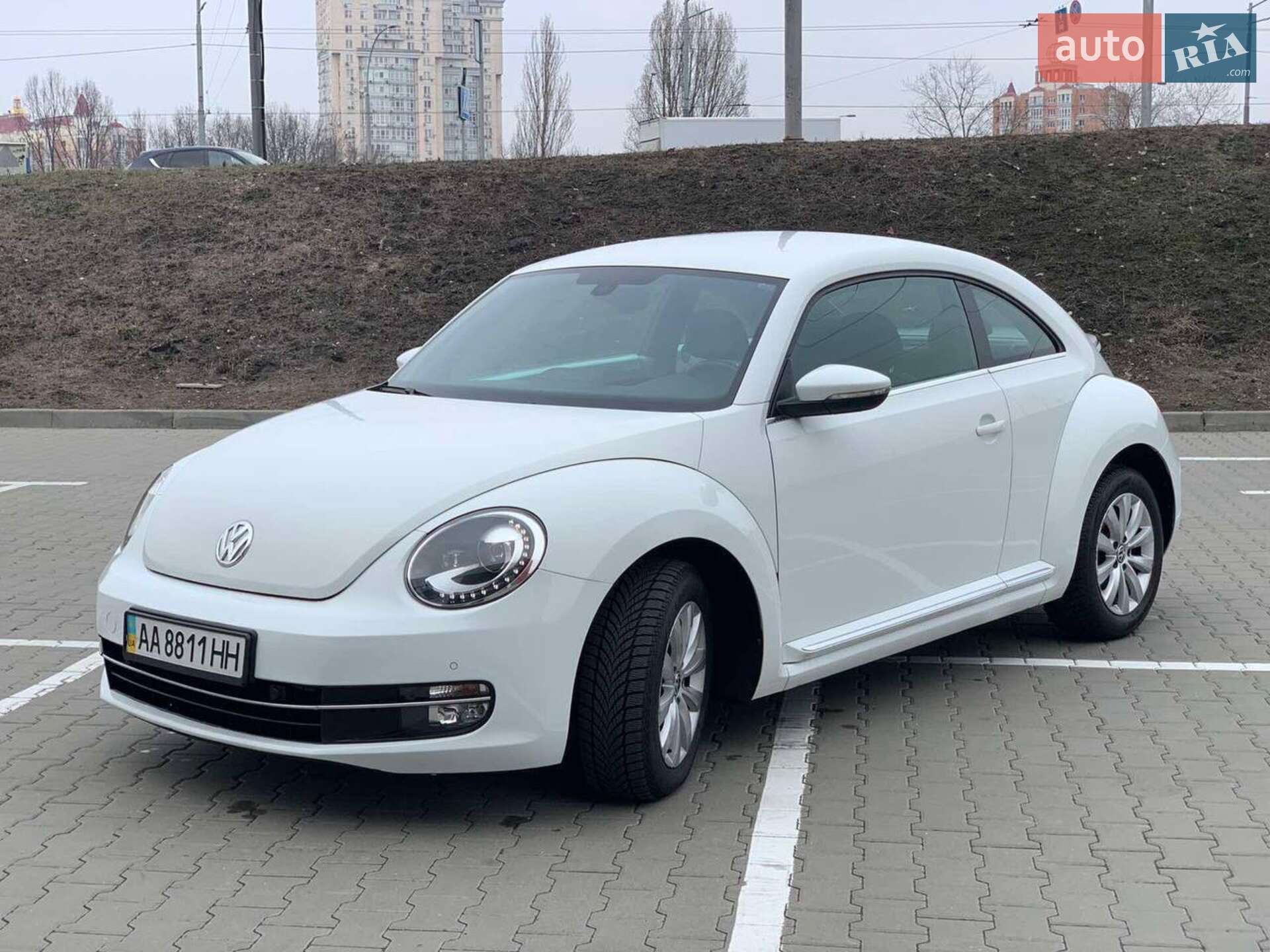 VOLKSWAGEN BEETLE 2014