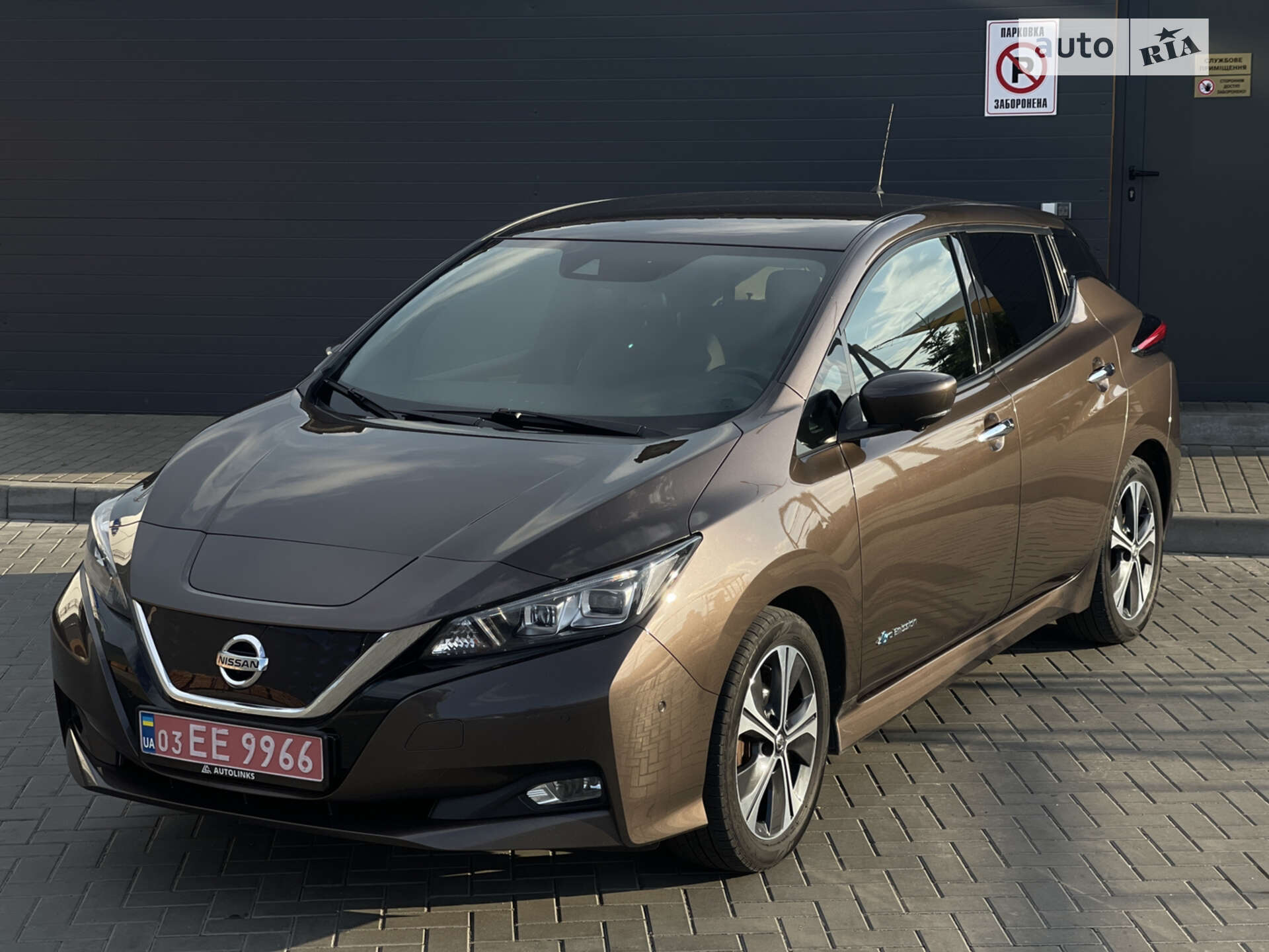 Головне фото звіту автомобіля NISSAN LEAF 2018