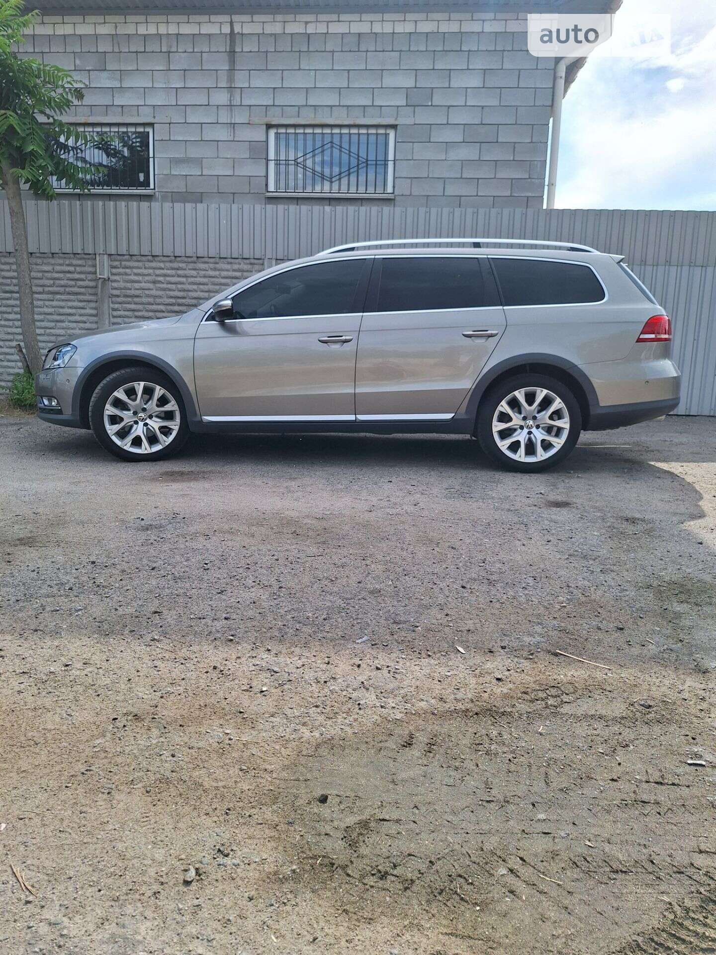 VOLKSWAGEN PASSAT 2014
