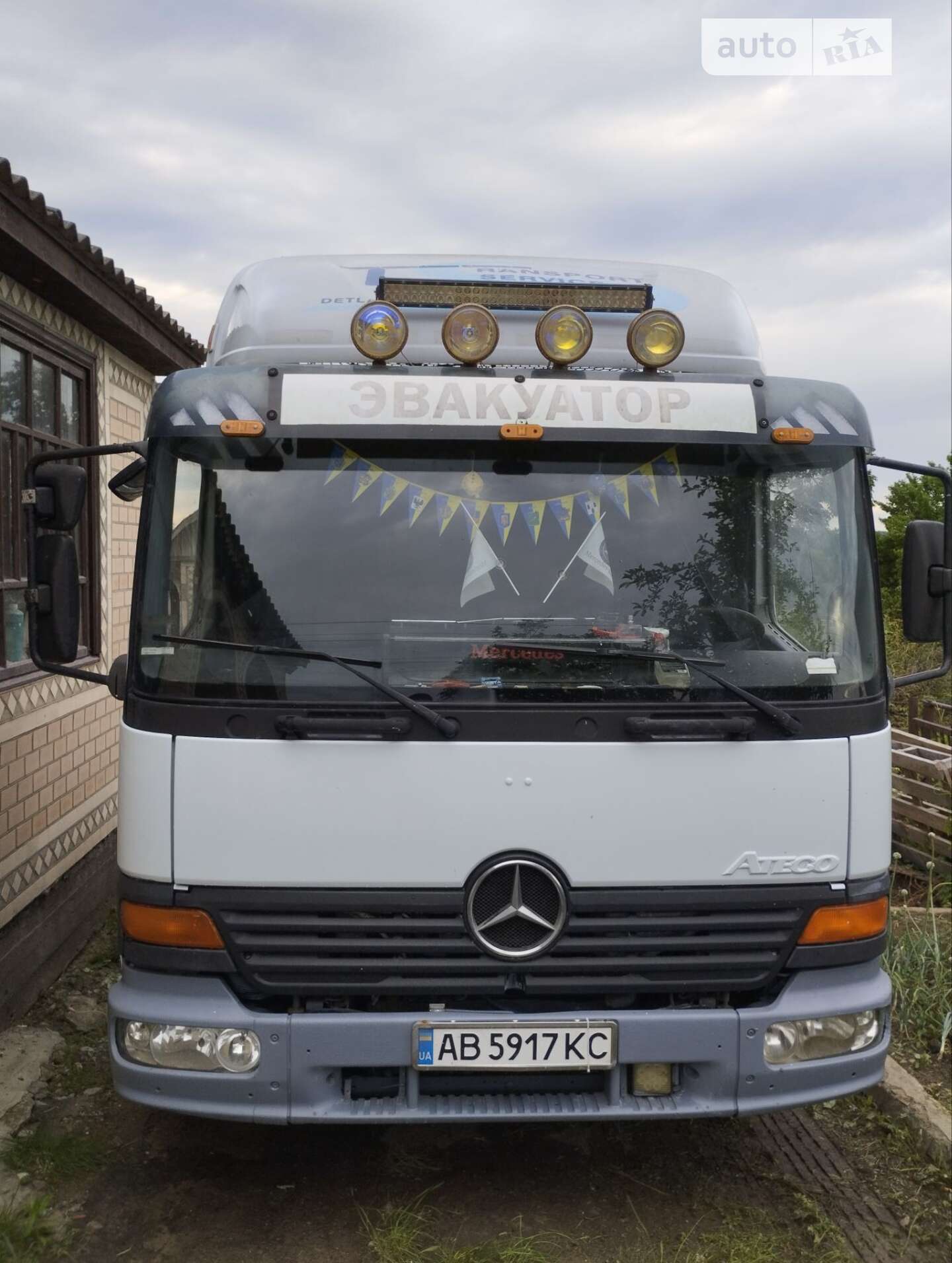 MERCEDES-BENZ 815 2000