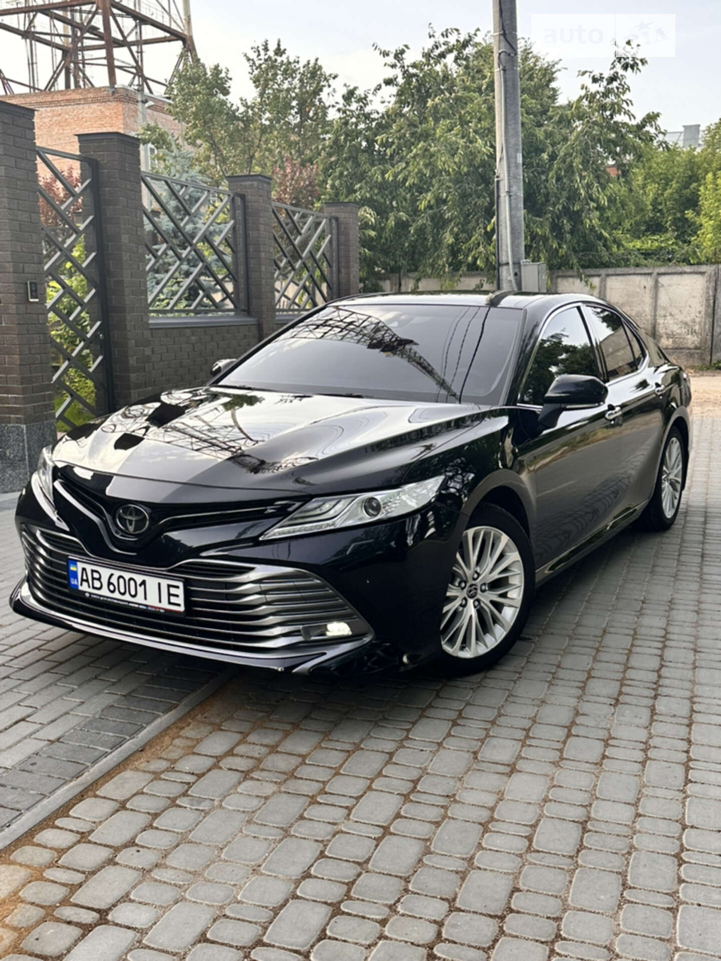 TOYOTA CAMRY