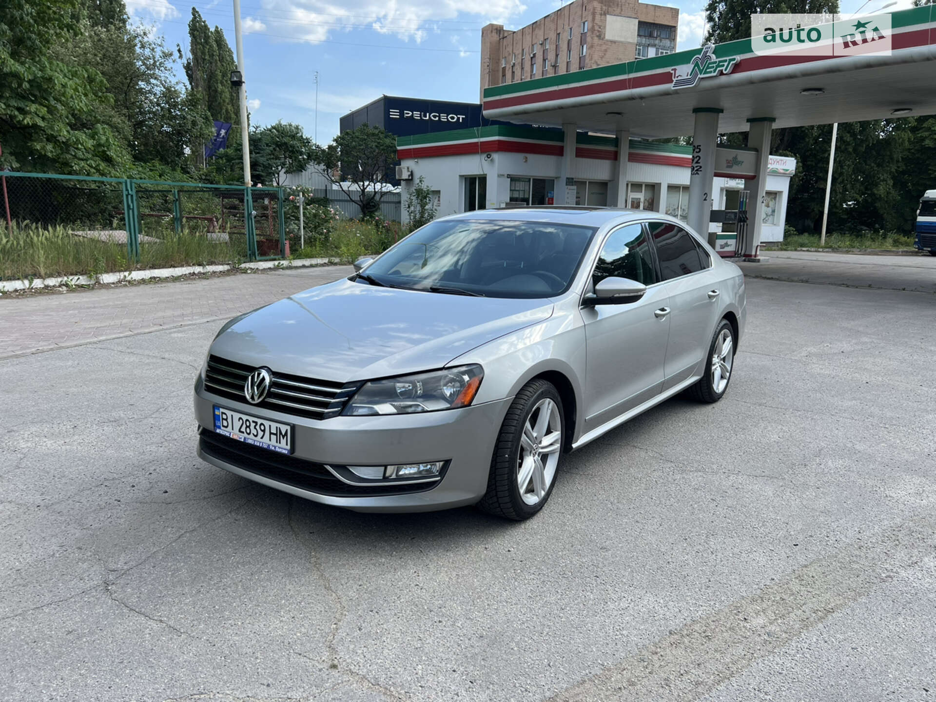 VOLKSWAGEN PASSAT 2011